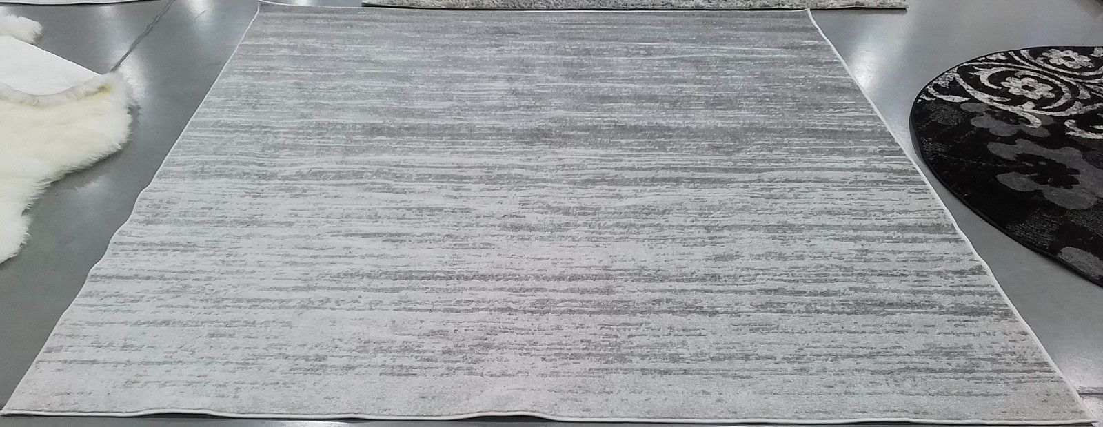 IVORY / SILVER 8′-0″ x 8′-0″ Flaw in Rug, Reduced Price 1172791742 ADR113B-8SQ