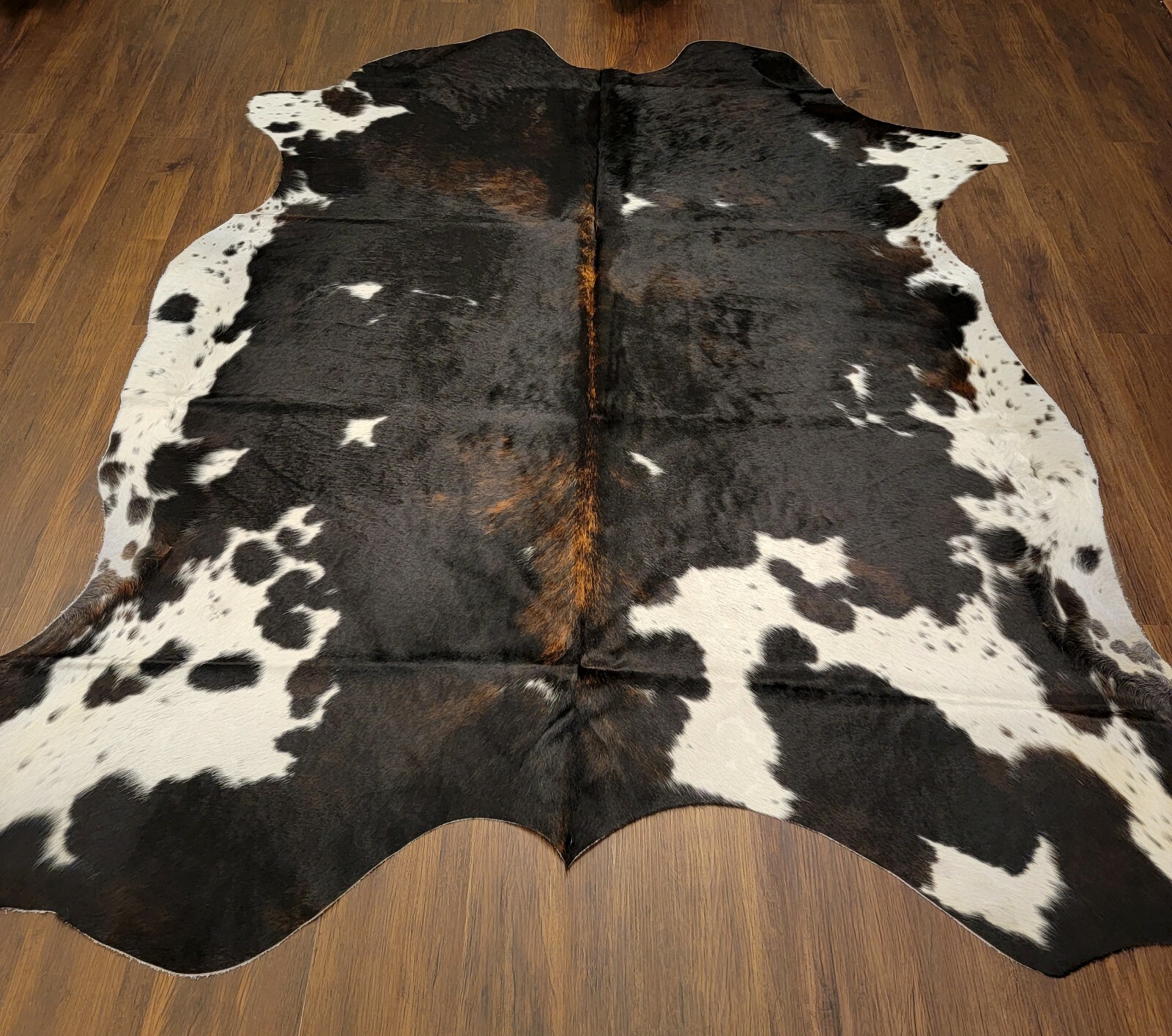Colombian Natural Tricolor X Large Hair on Cowhide Rug 82″x86″