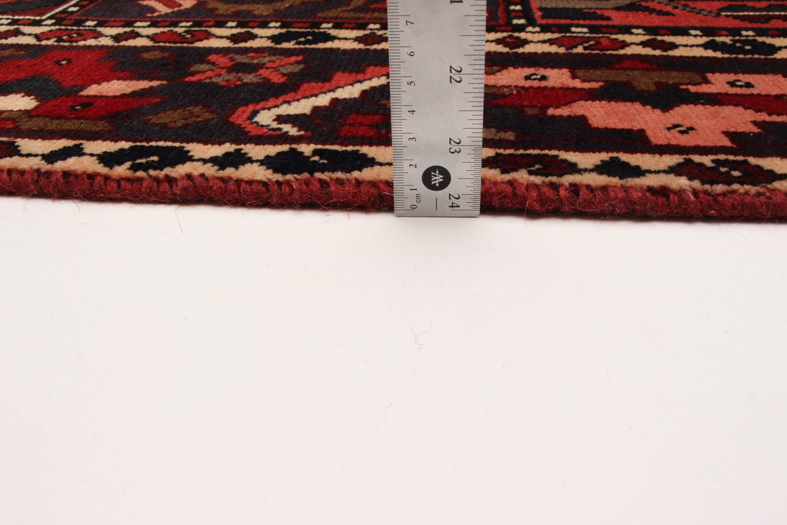 Vintage 6’11” x 10’0″ Traditional Hand Knotted Vegetable Dye Wool Area Rug