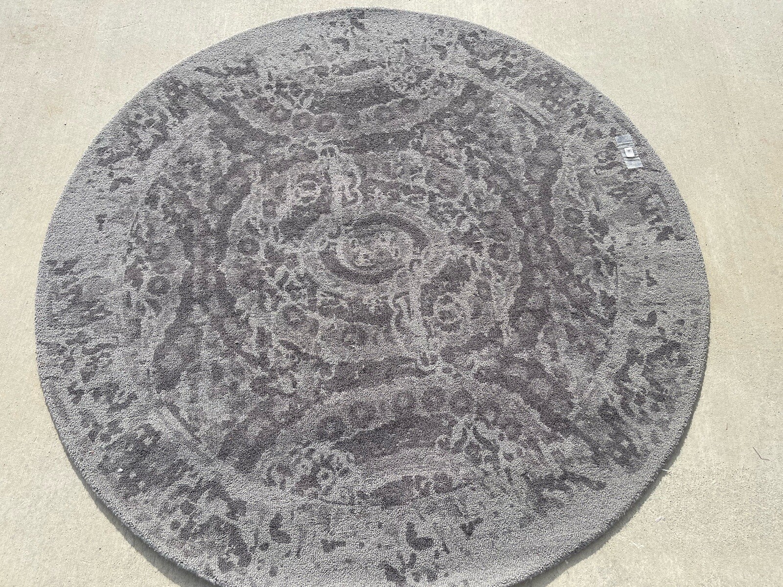 Pottery Barn Bosworth Hand-Tufted Wool 6′ Round Rug – Charcoal Gray – NEW
