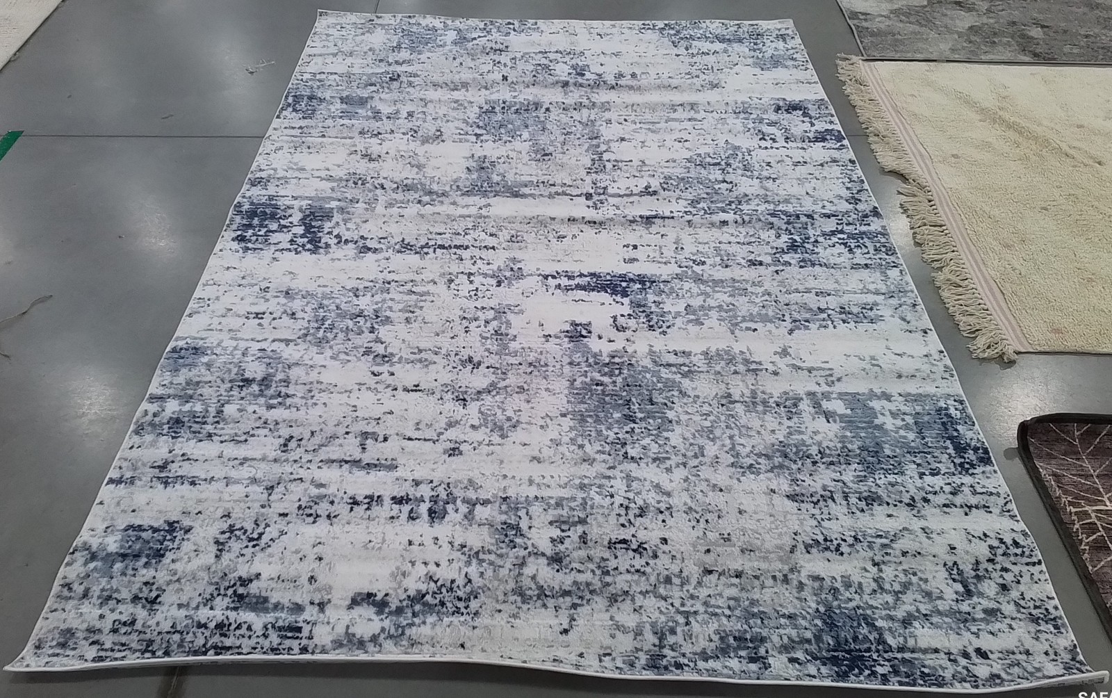 IVORY / NAVY 6′-0″ x 9′-0″ Back Stain Rug, Reduced Price 1172803869 ALA700B-6