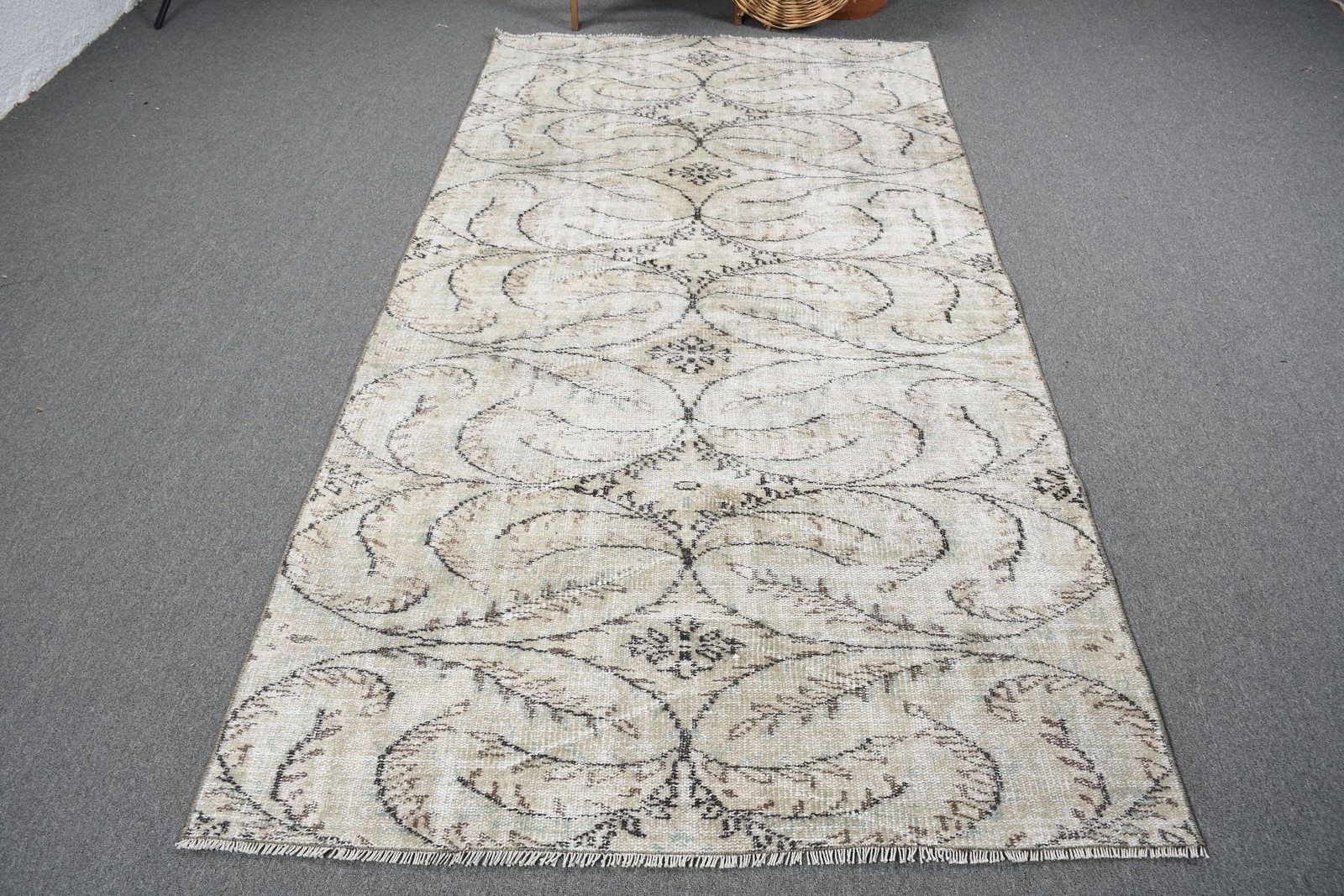 Turkish Rug 4,3×8,3 ft, White Black Check Wool Vintage Rug