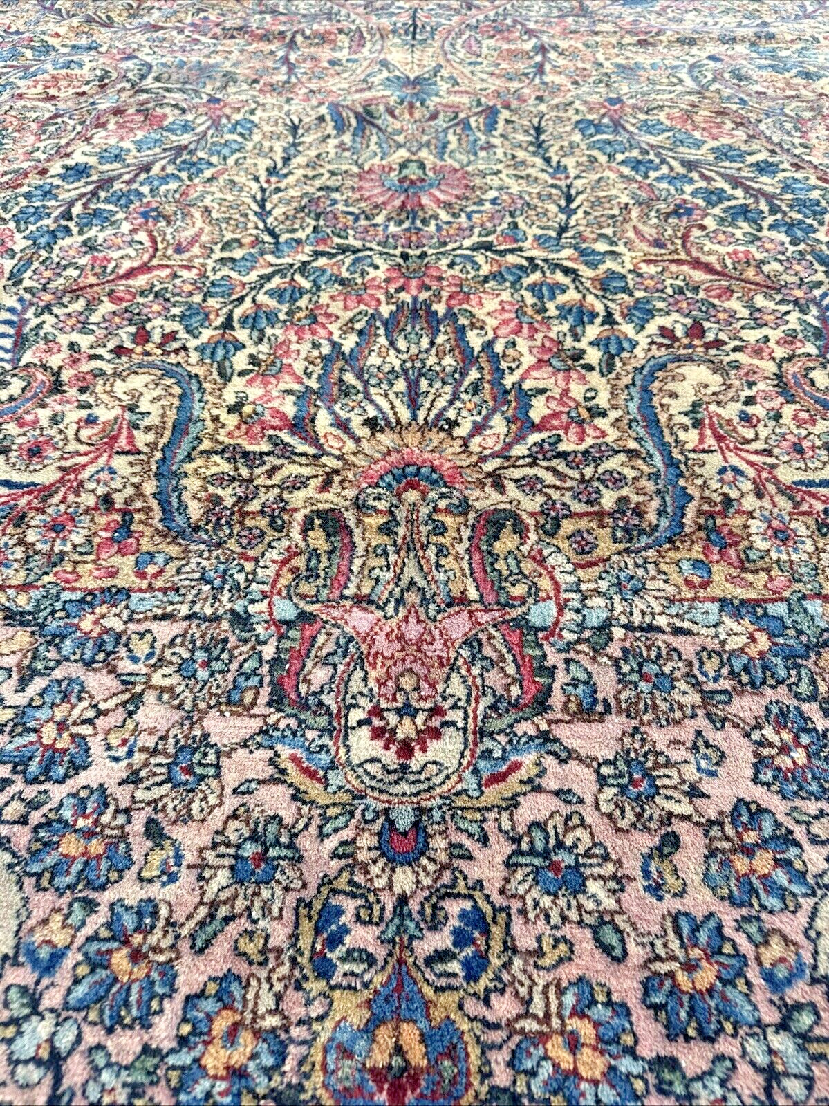 Auth: Antique Lavar Kirman Rug Botanical Beauty Plush Buttery 11×21