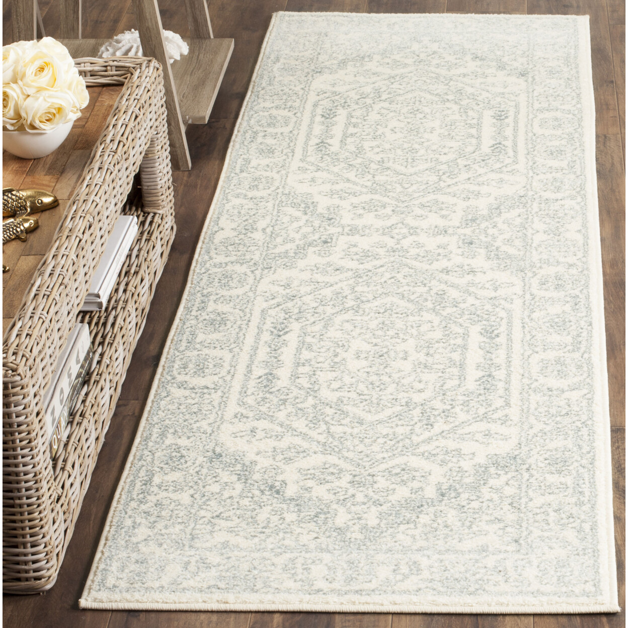 SAFAVIEH Adirondack Collection ADR108S Ivory / Slate Rug