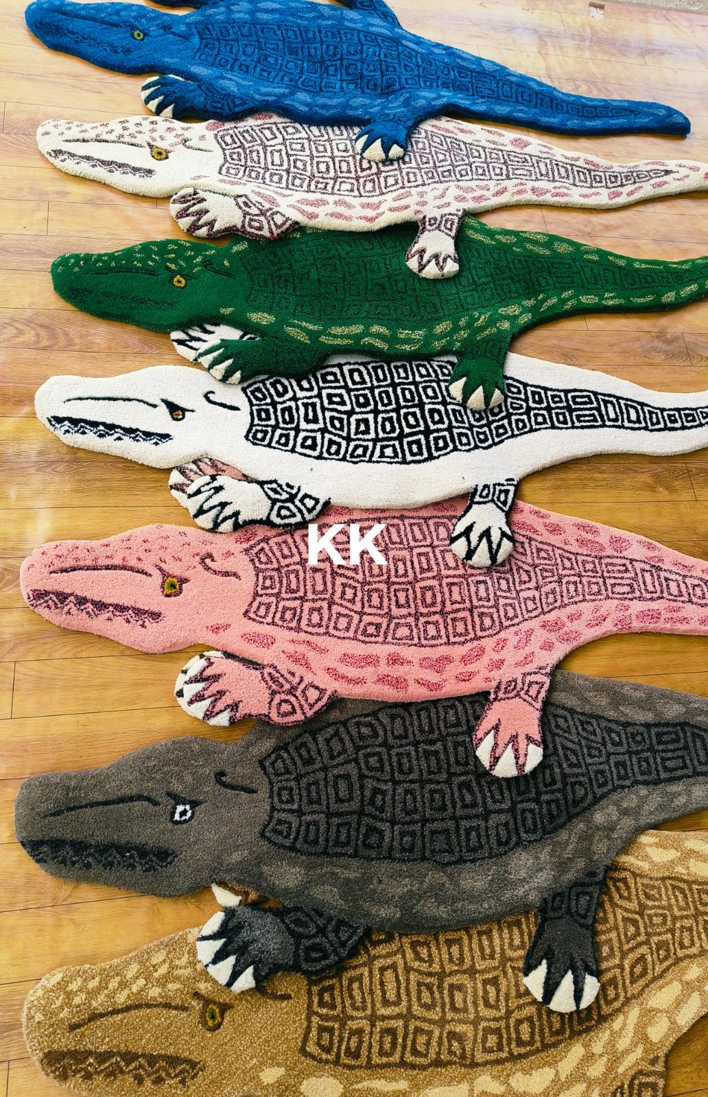 Crocodile Rugs Handmade 100% Woolen Hand Tufted For Home Decoration