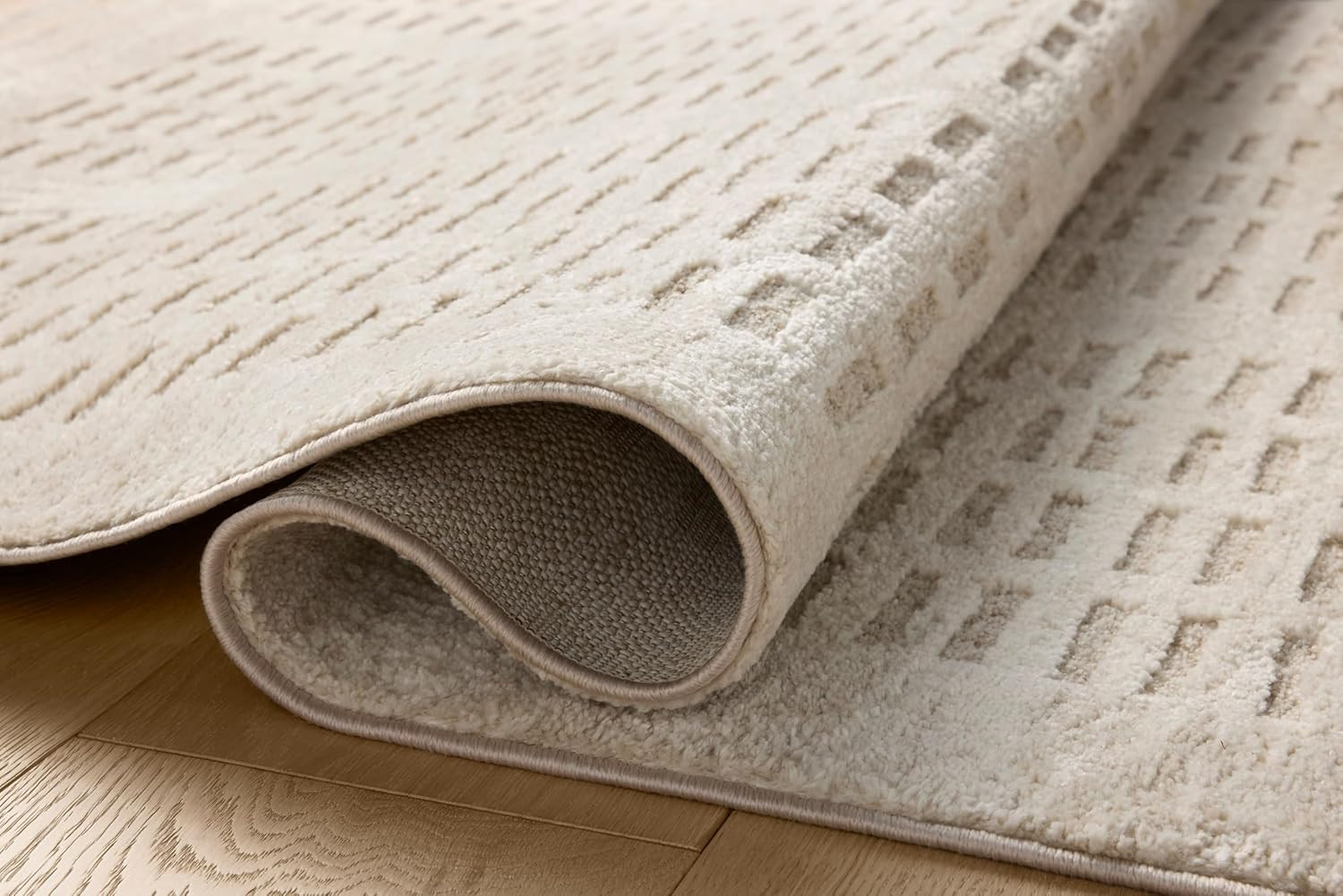 Loloi Amber Lewis Monty Collection MOT-03 Ivory/Beige 4′-0″ X 6′-0″, .50″ Pile H