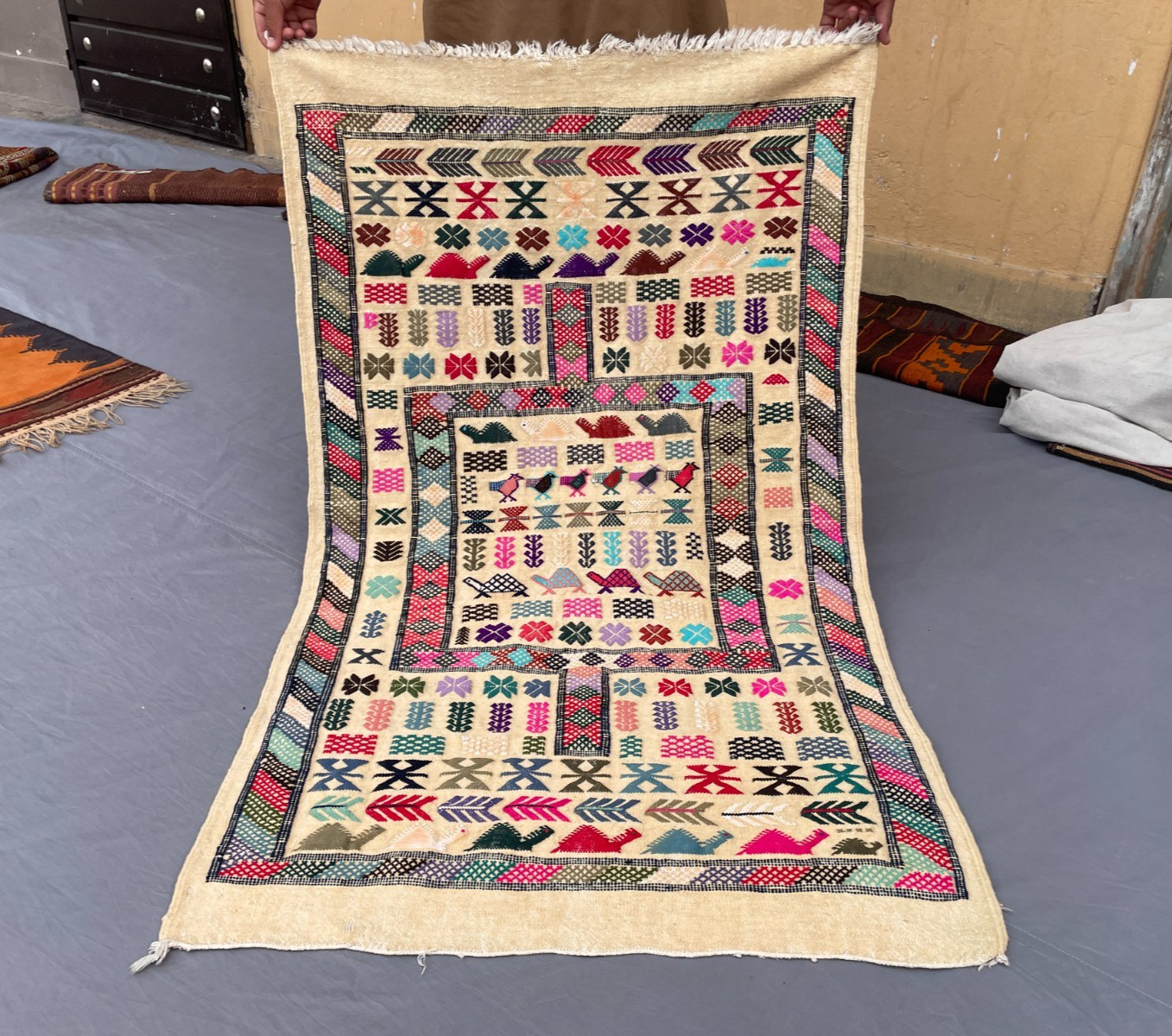 2’8 x 4’3 Ft Colorful Afghan Pictorial Kilim Rug Cream Wool Flatweave Carpet Wit