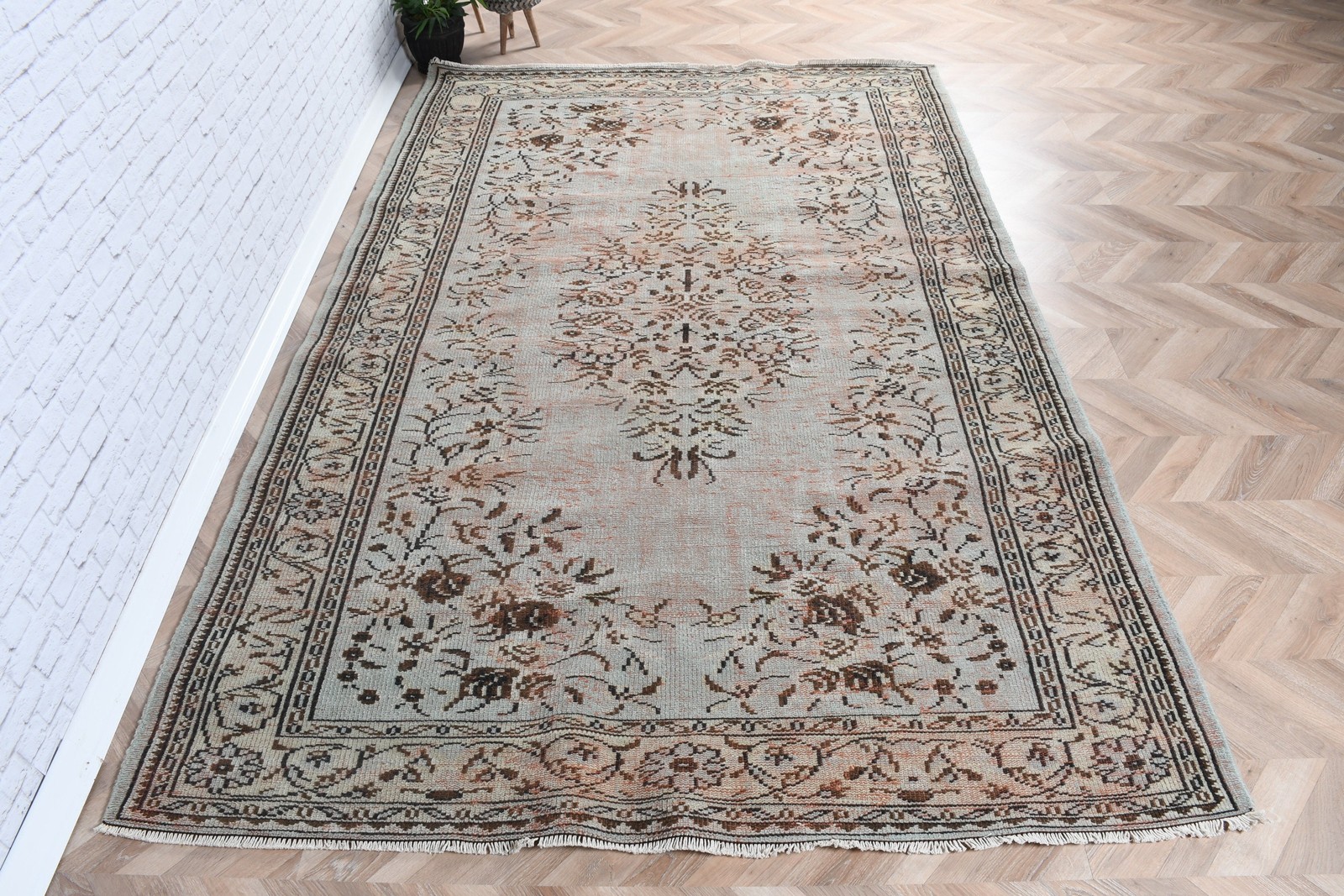 Vintage Turkish Rug, 6×9,1 ft Large Rug, Gray Brown Polka dot Wool Rug