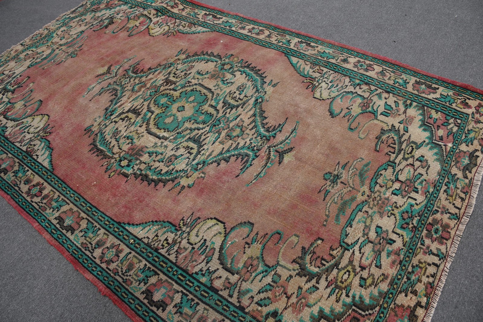 Vintage Rug, 5,6×8,8 ft Turkish Rug, Red Oriental Wool Rug