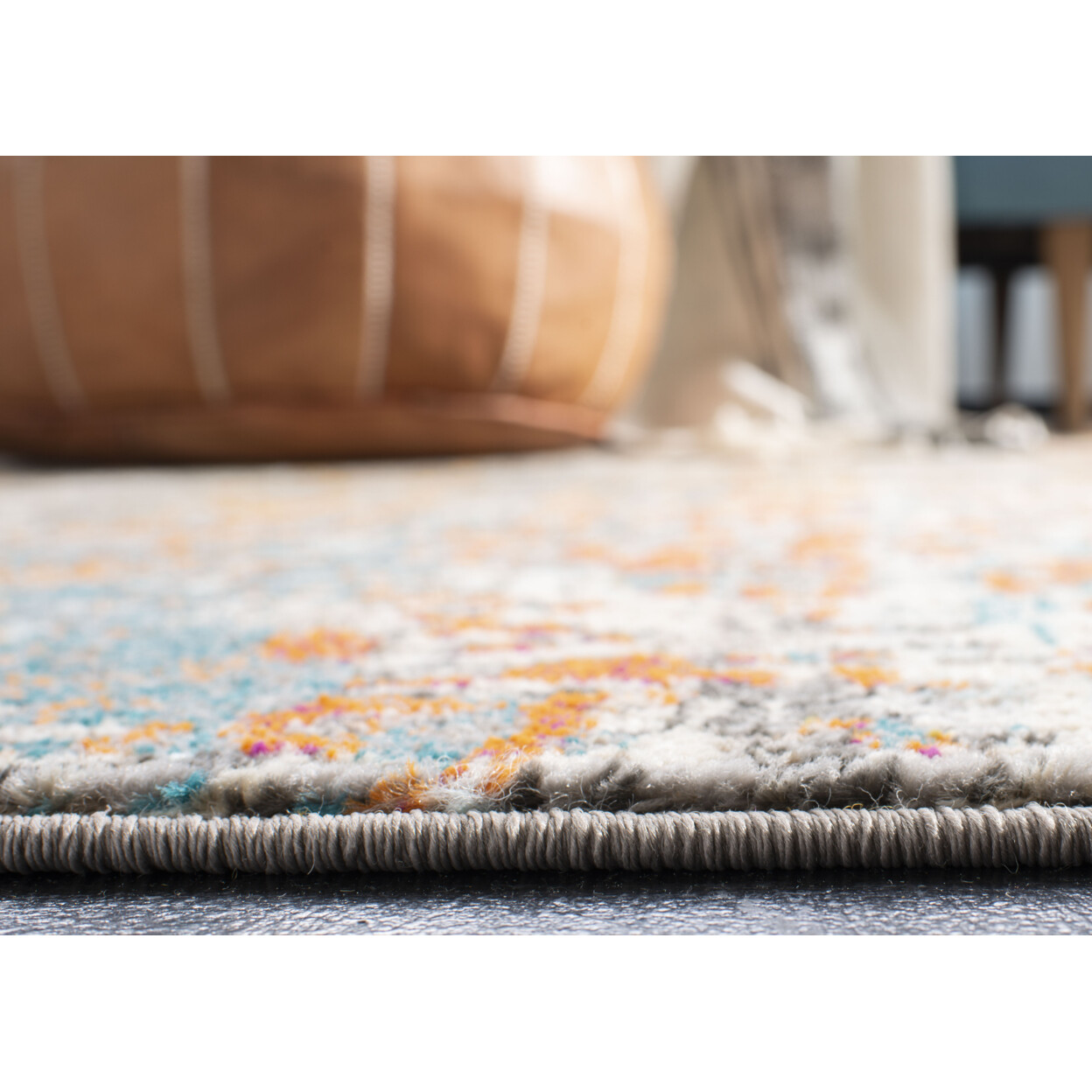 SAFAVIEH Madison Collection MAD460A Grey / Pink Rug