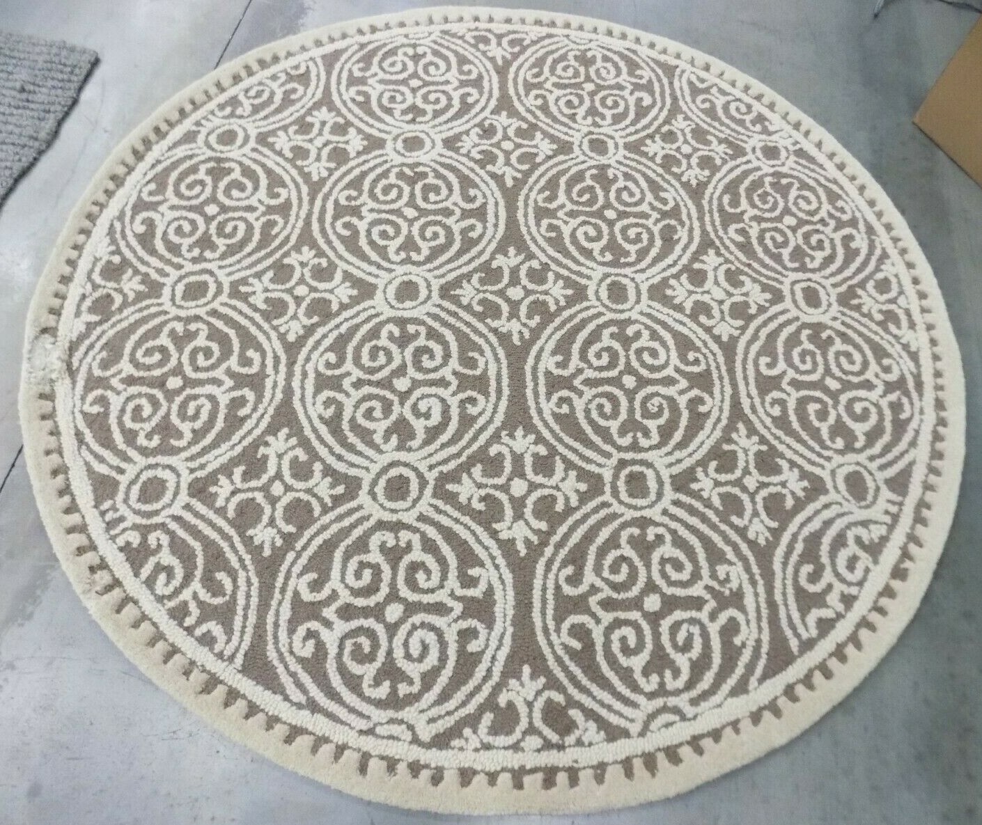 TAN / MULTI 6′ X 6′ Round Damaged Rug, Reduced Price 1172587523 CAM232A-6R