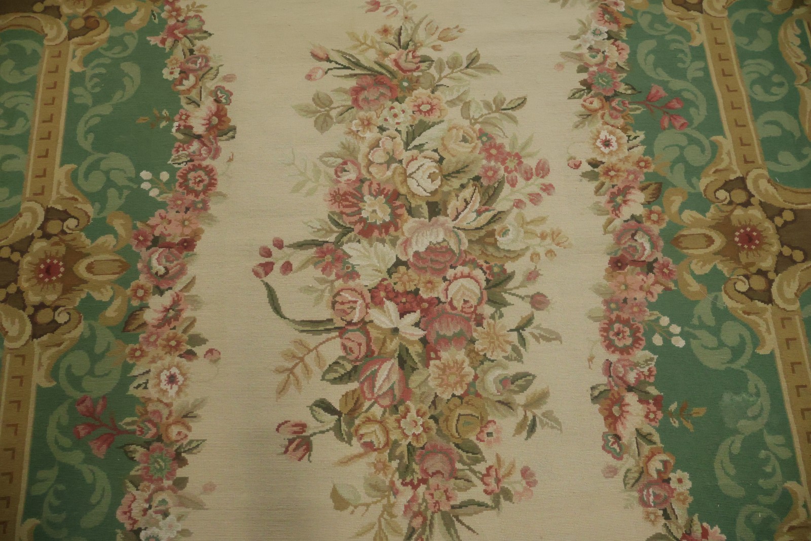 Large Aubusson Tapestries Rug Needle-Point with Floral Arrangements 10×14