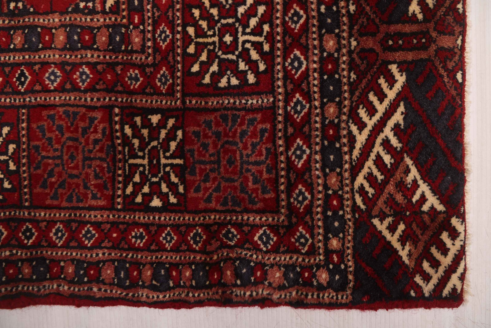 4’1″ x 5’10” Hand Knotted Area Rug Traditional Oriental Wool Carpet