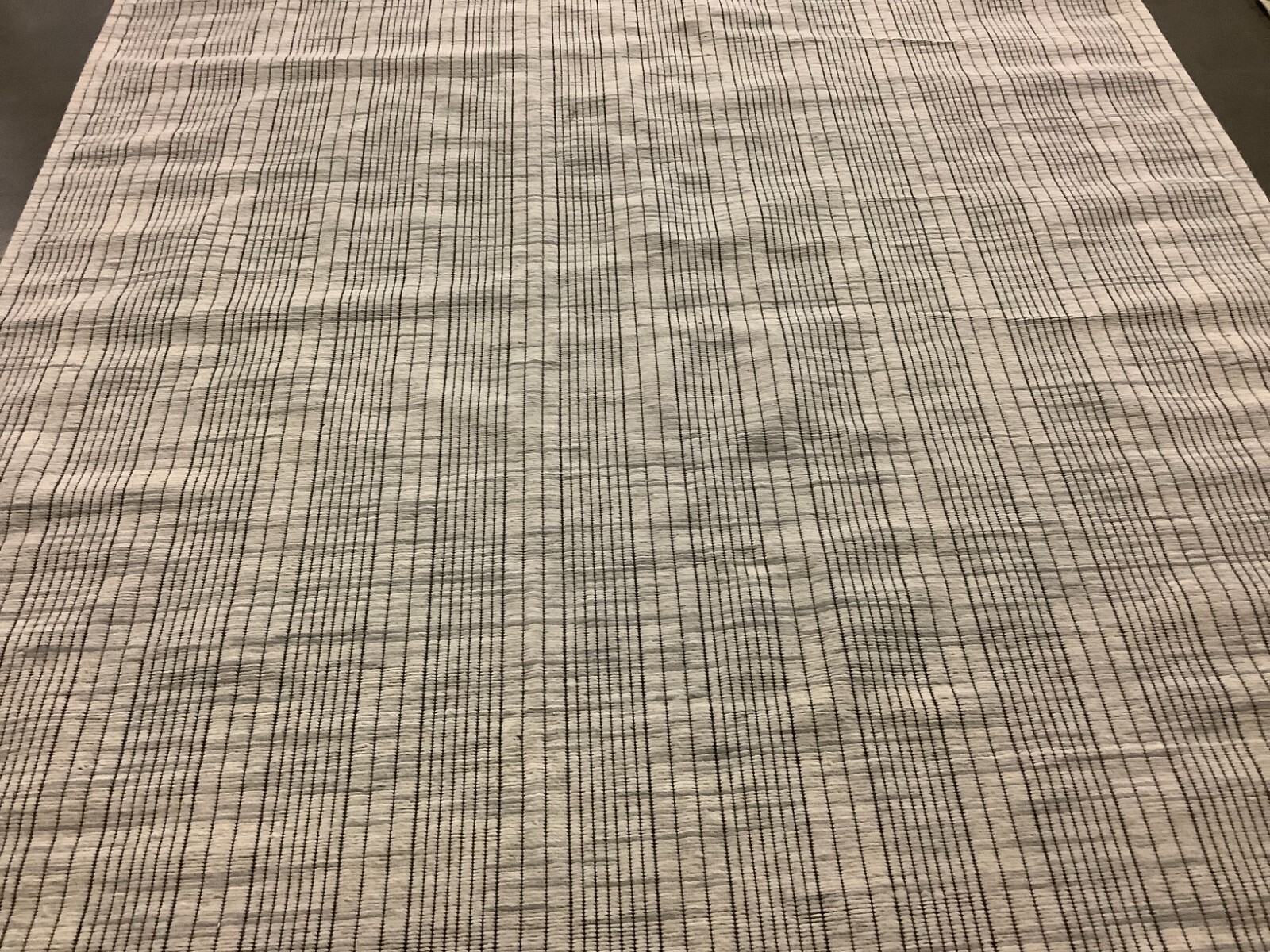 LIGHT GREY / BEIGE 8′ X 10′ Flaw in Rug, Reduced Price 1172665226 MRB309F-8