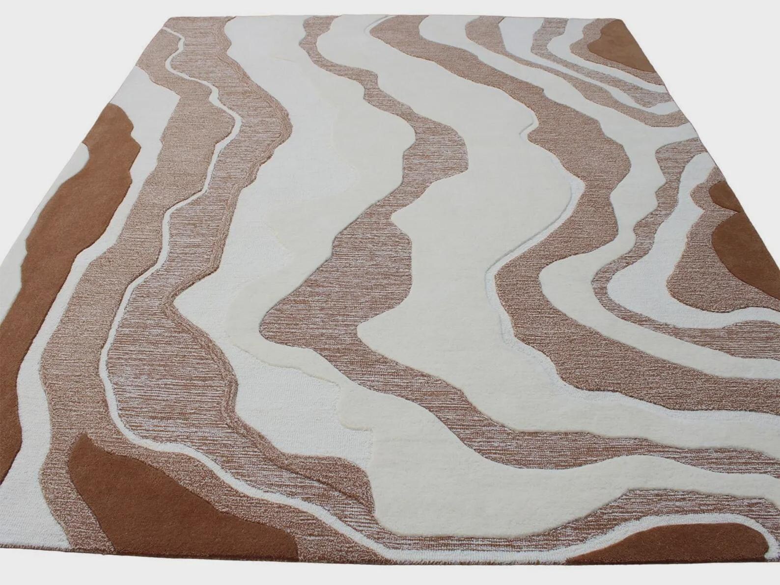 Hand-Tufted Carpet in Brown and IvoryAbstract Wavy Lines – Modern Textured New