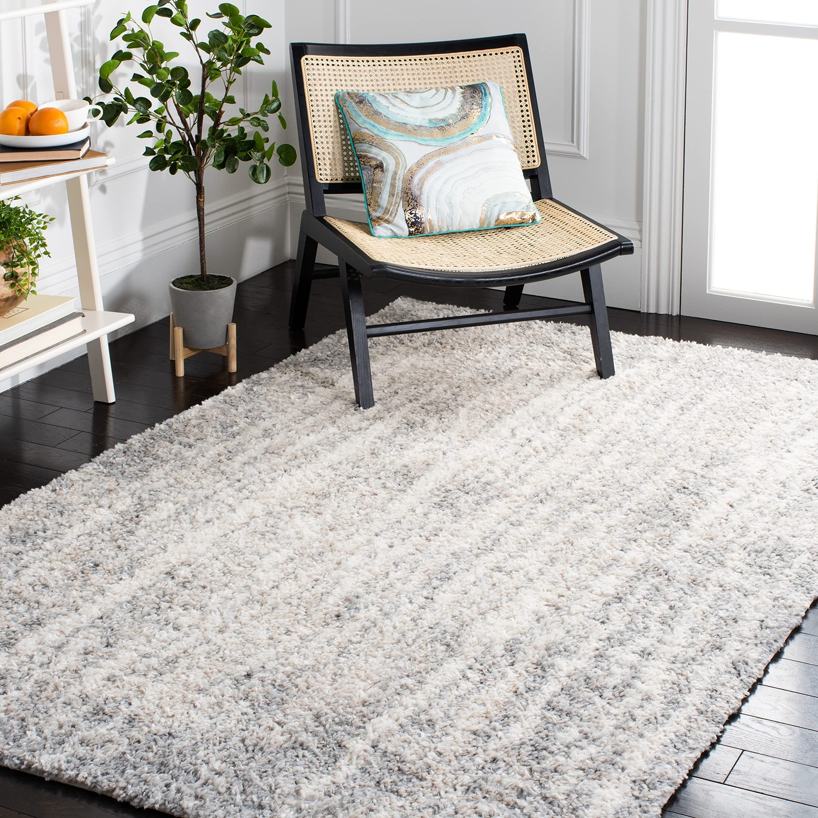 New SAFAVIEH Berber Shag Collection Area Rug – 5’5″ x 7’7″, Grey & Ivory, Modern