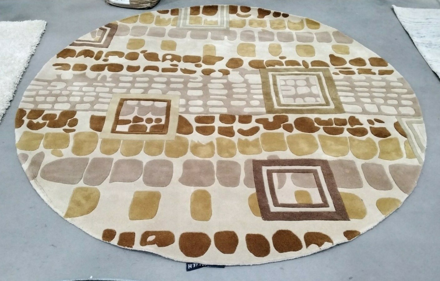 ASSORTED 7′-9″ X 7′-9″ Round Back Stain Rug, Reduced Price 1172706690 RD871A-8R