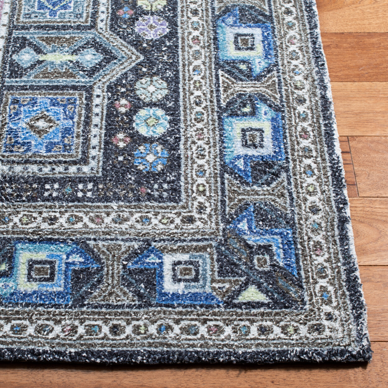 SAFAVIEH Classic Vintage CLV205W Handmade Sage /Blue Rug