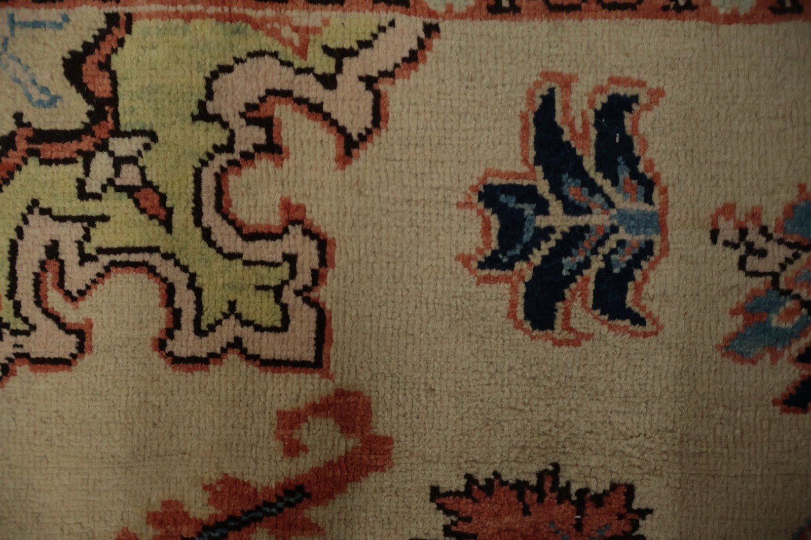 Classic Ivory & Light Blue Area Rug 6×8 Artful Border & Central Theme Carpet