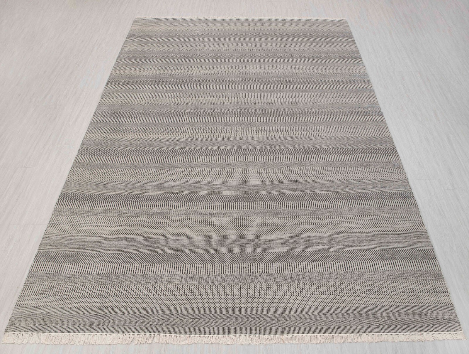 10×14 Silver Charcoal Modern Style Soft Wool & Silk Contemporary Handmade Rug