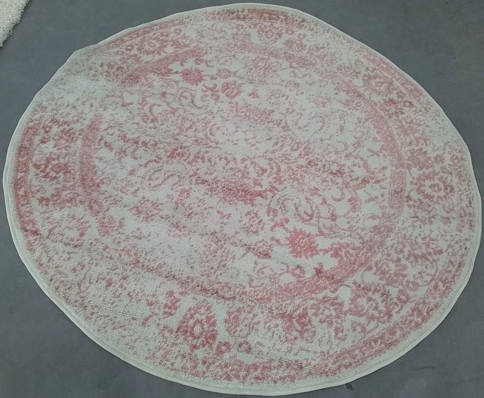 IVORY / ROSE 5′-0″ x 5′-0″ Back Stain Rug, Reduced Price 1172781666 ADR109H-5R