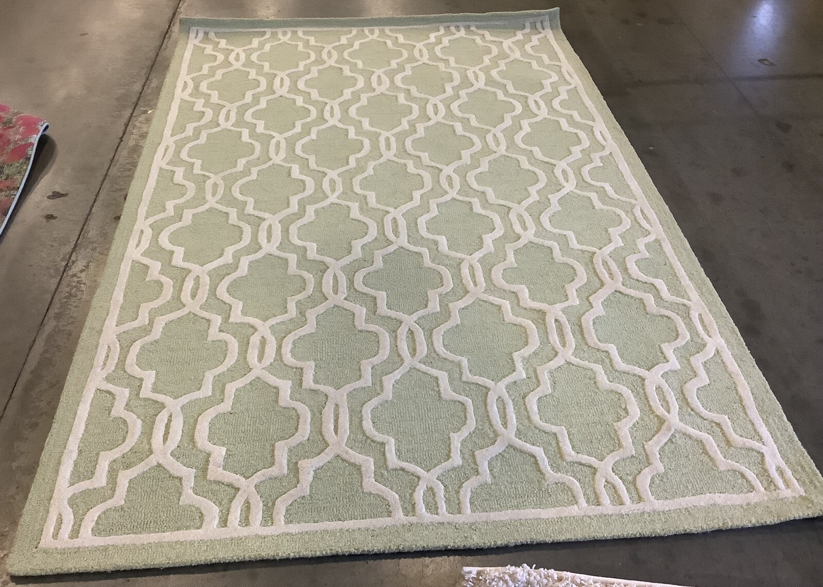 LIGHT GREEN / IVORY 5′-0″ x 8′-0″ Flaw in Rug Reduced Price 1172677171 CAM131B-5
