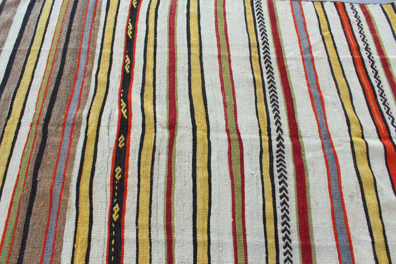 Vintage Turkish Rug, Area 4,4×6,8 ft (135×208 cm) Rug, Brown Ikat Wool Rug