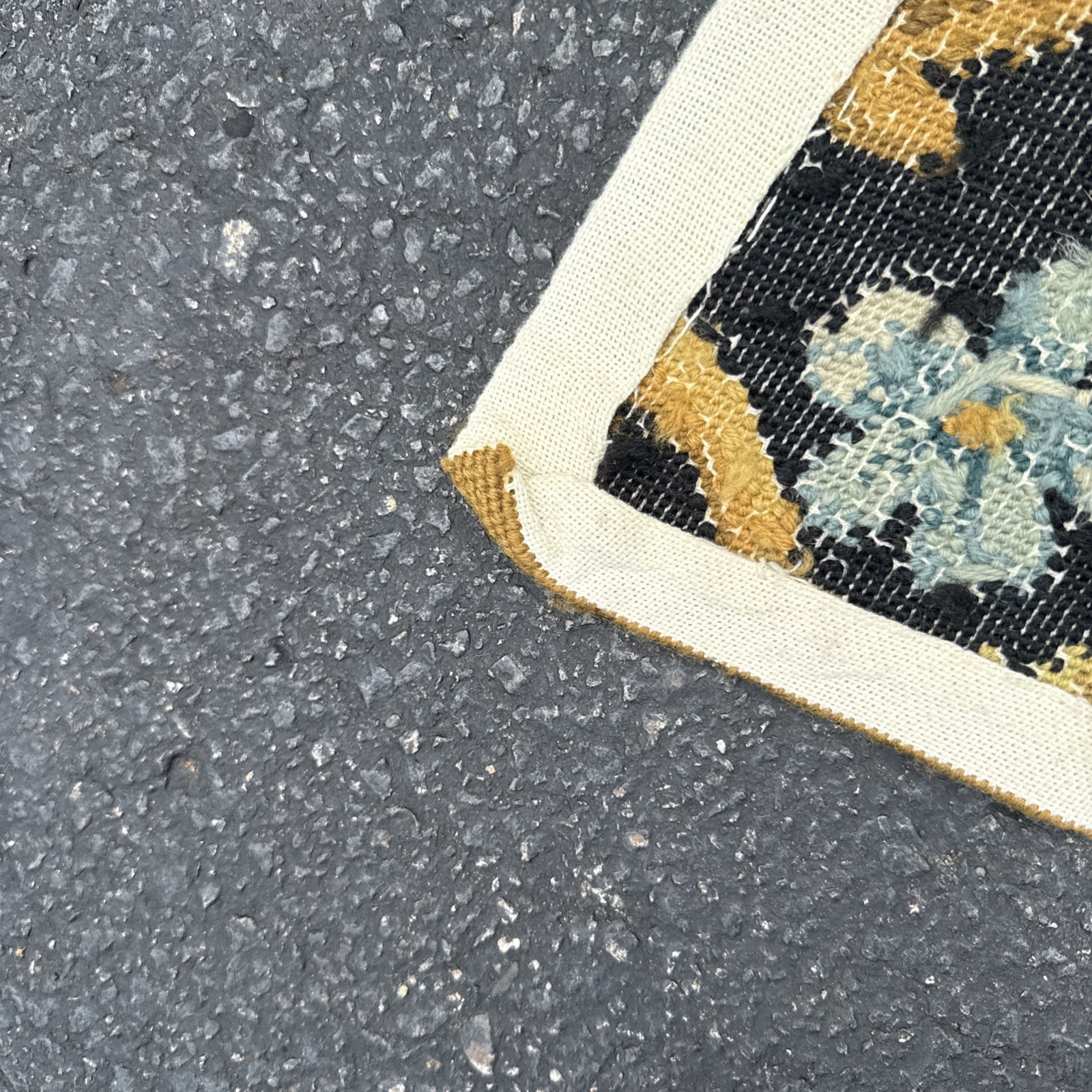 Needlepoint Black Hand-Woven 44″ X 27″ All-Over Floral English Garden Rug WARPED