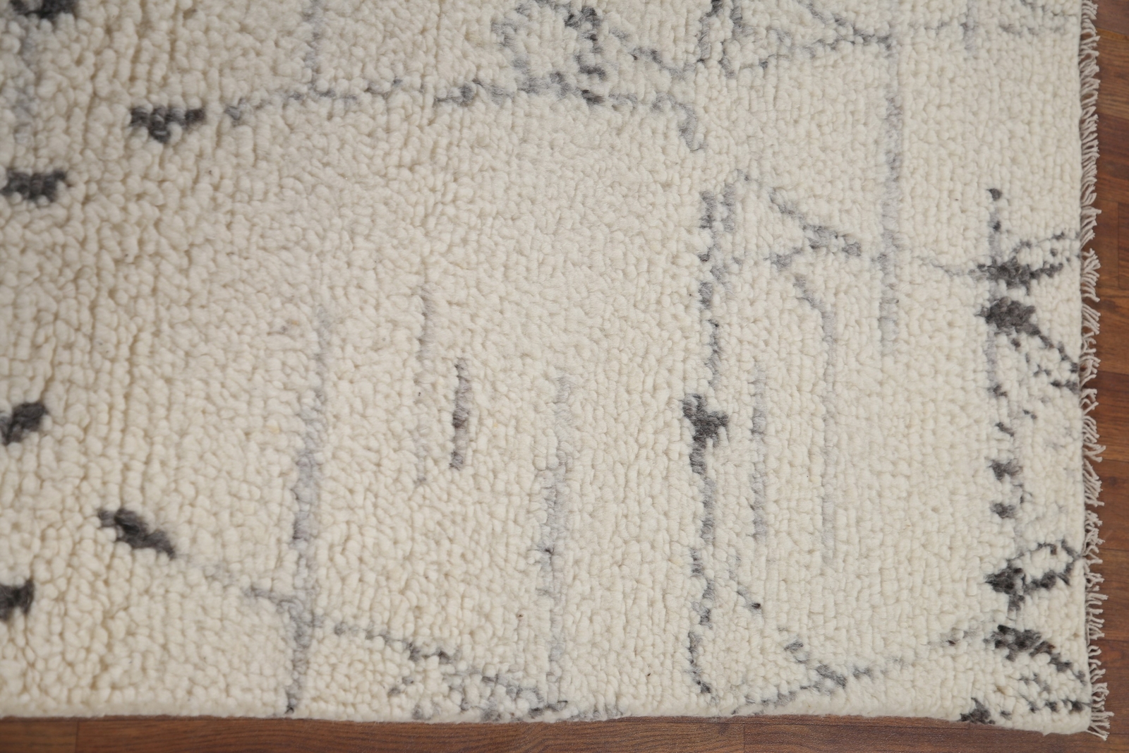 Handwoven Luxury Hand-Knotted Moroccan Indian Area Rugs for Any Space 5×8 ft