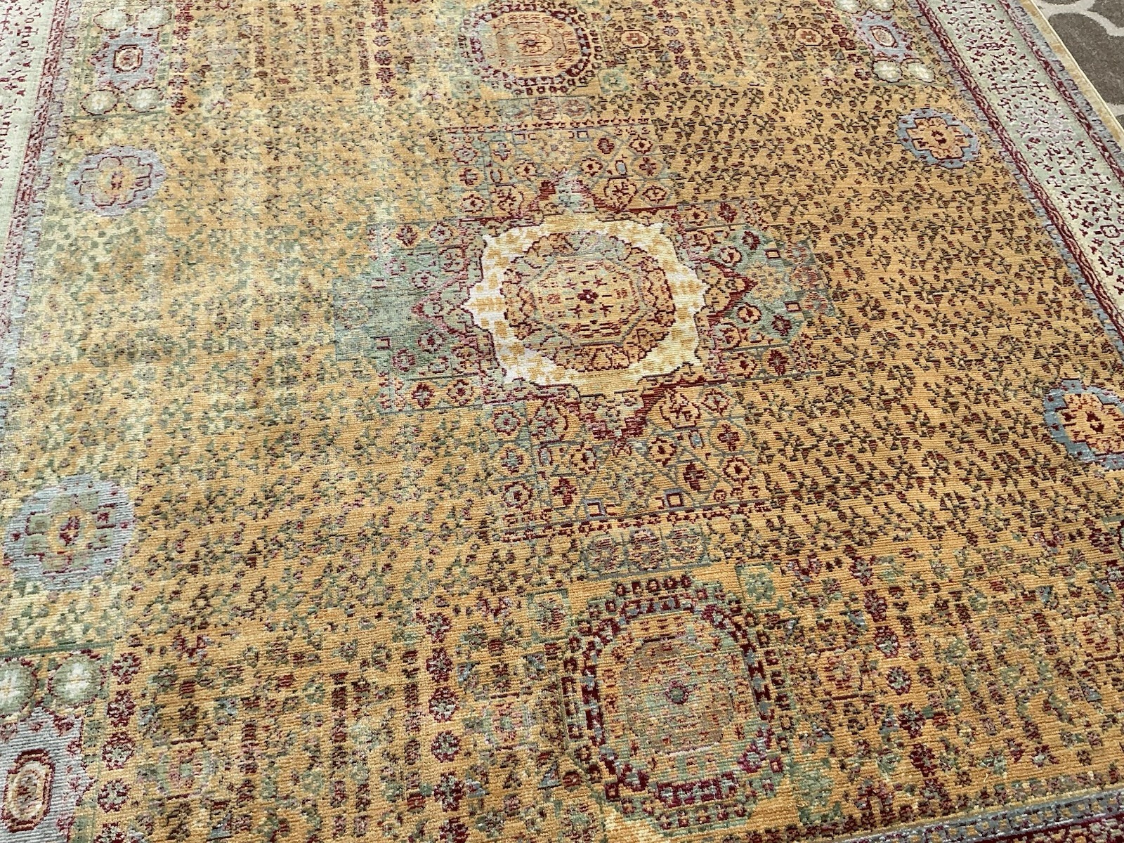8’ x 8’ Gold Decorative Area Rug