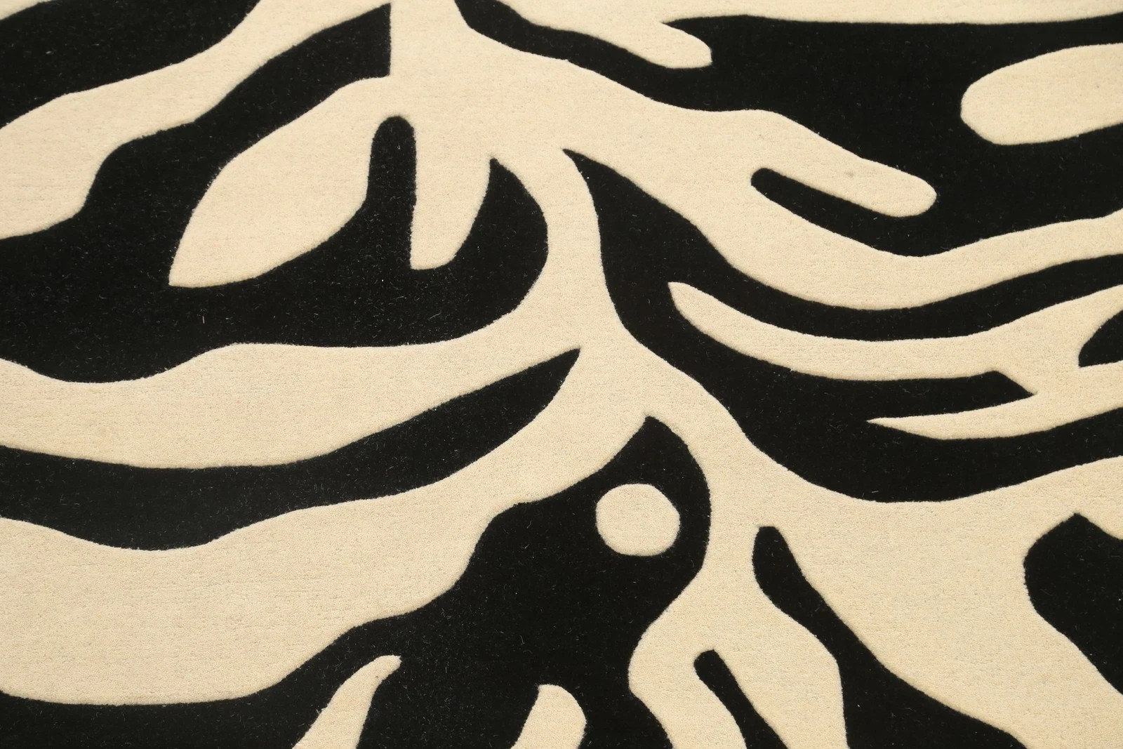 Zebra Animal Print Oriental Area Rug Hand-Tufted Wool Ivory/ Black Modern Carpet