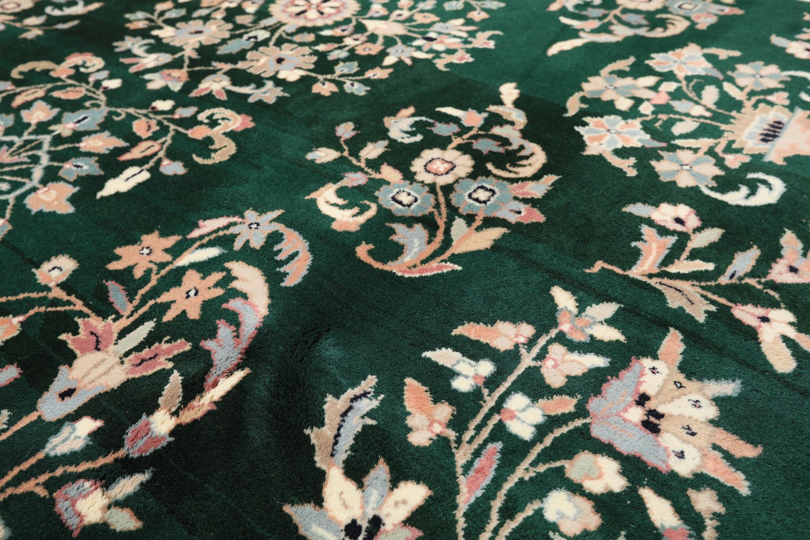 7’8”x10′ Hand Knotted Wool Emerald Indo Kashaan Traditional Vase Vintage Rug