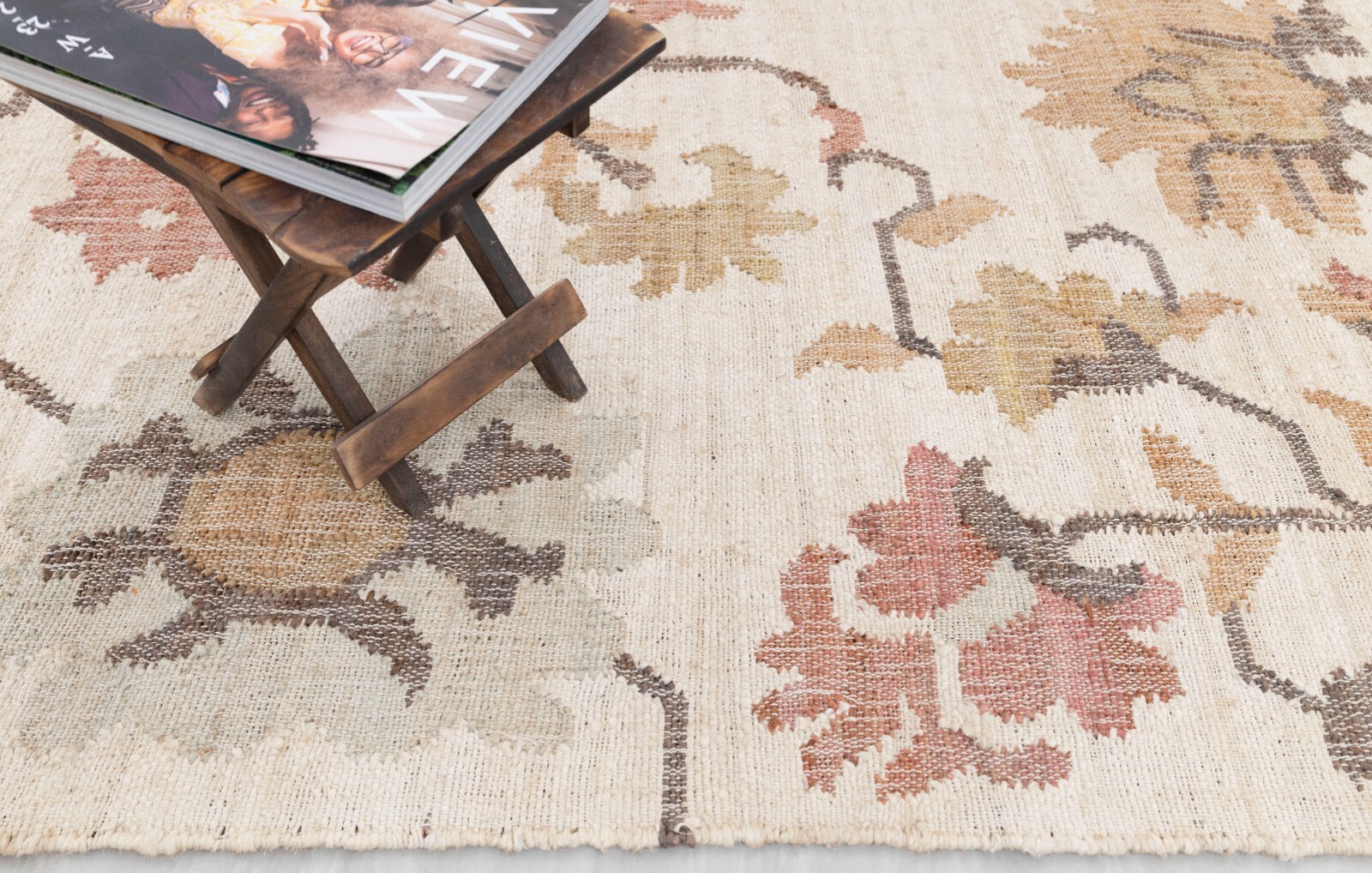 Jute Hand Woven High Quality Floral Style Bohemian Decor Flatweave Kilim Rug