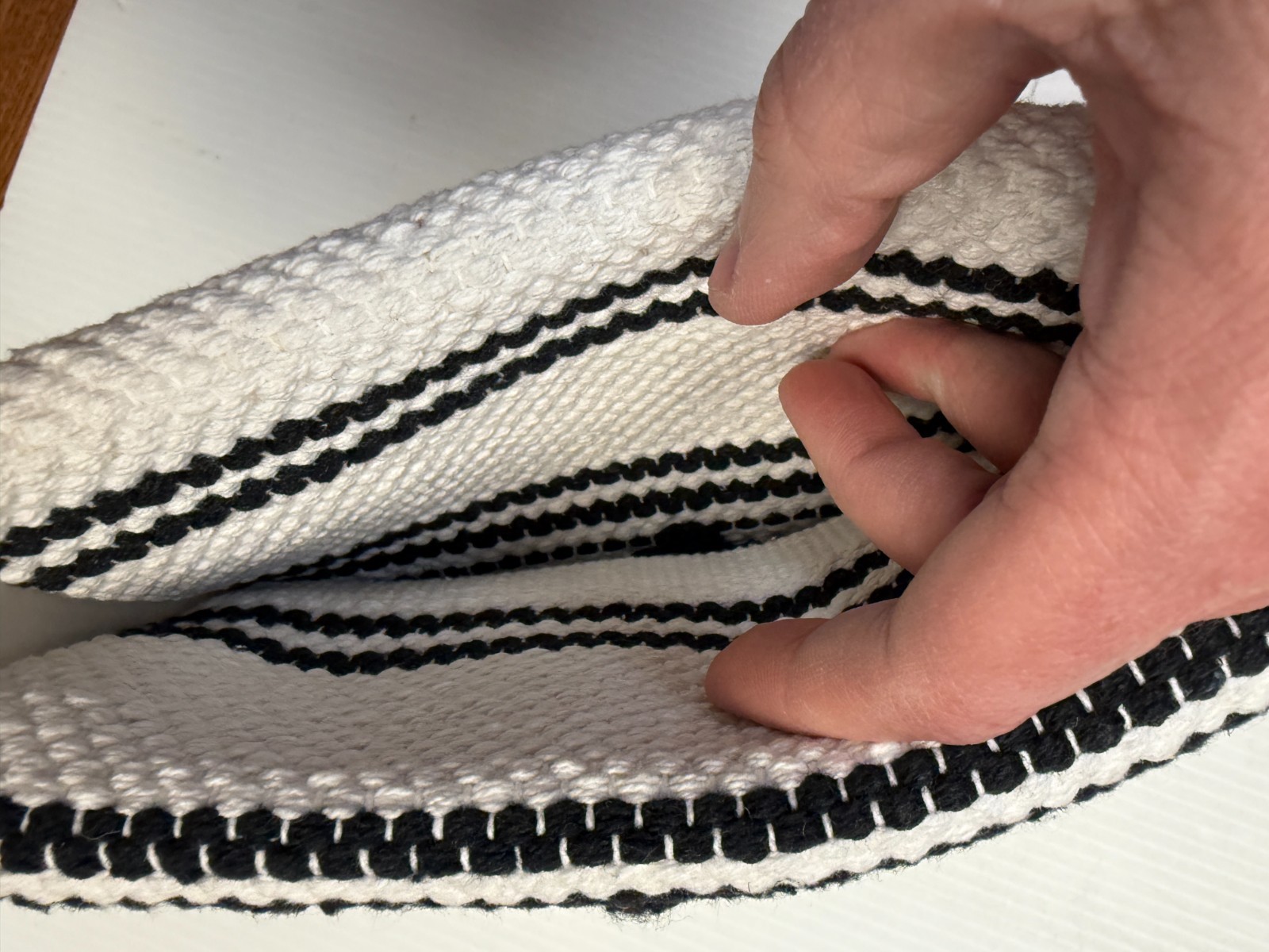 Caravan Area Rug Home Decor Diamond Stripe Woven Black White Bohemain 21″ x 34″