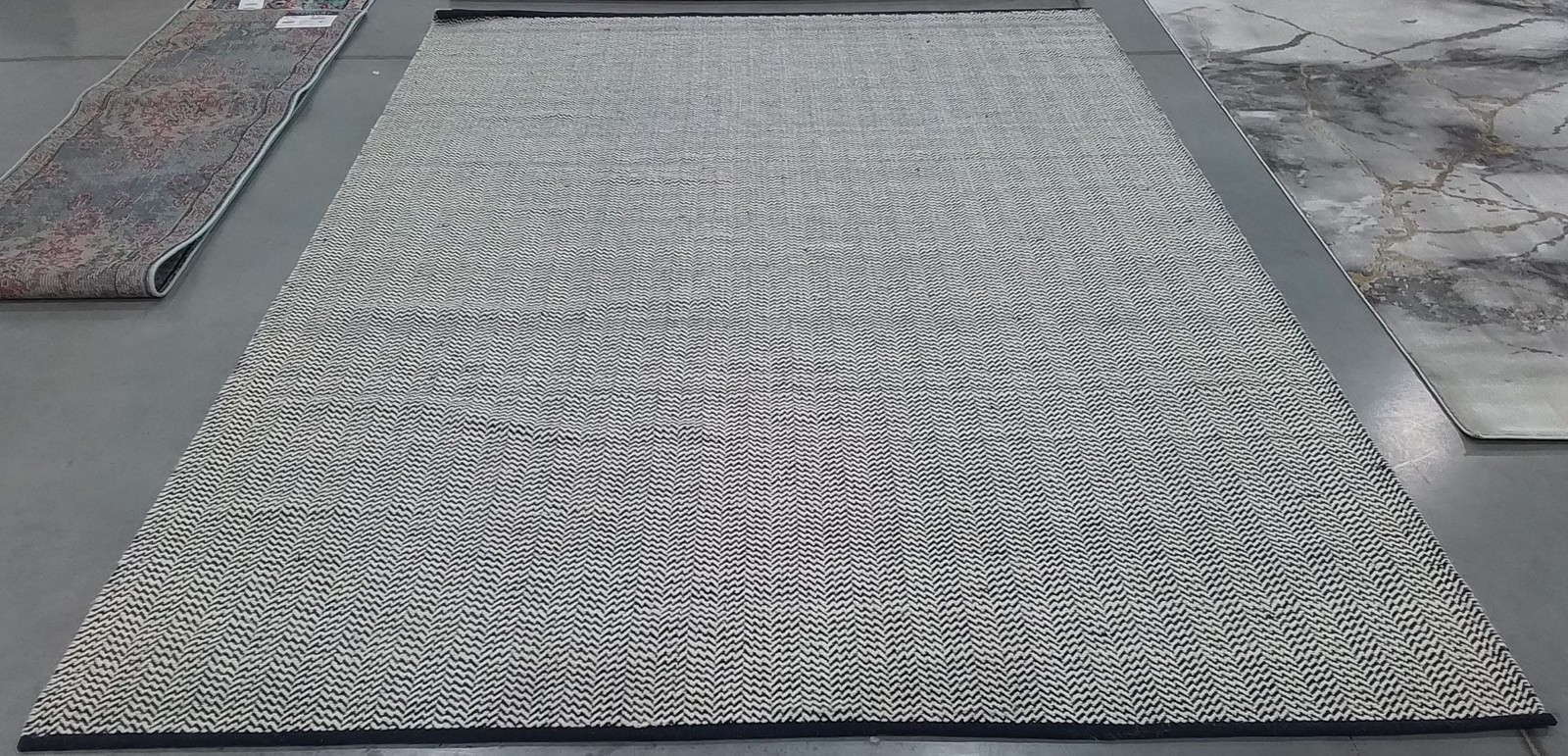 NAVY / IVORY 8′-0″ x 10′-0″ Flaw in Rug, Reduced Price 1172793836 VRM902N-8