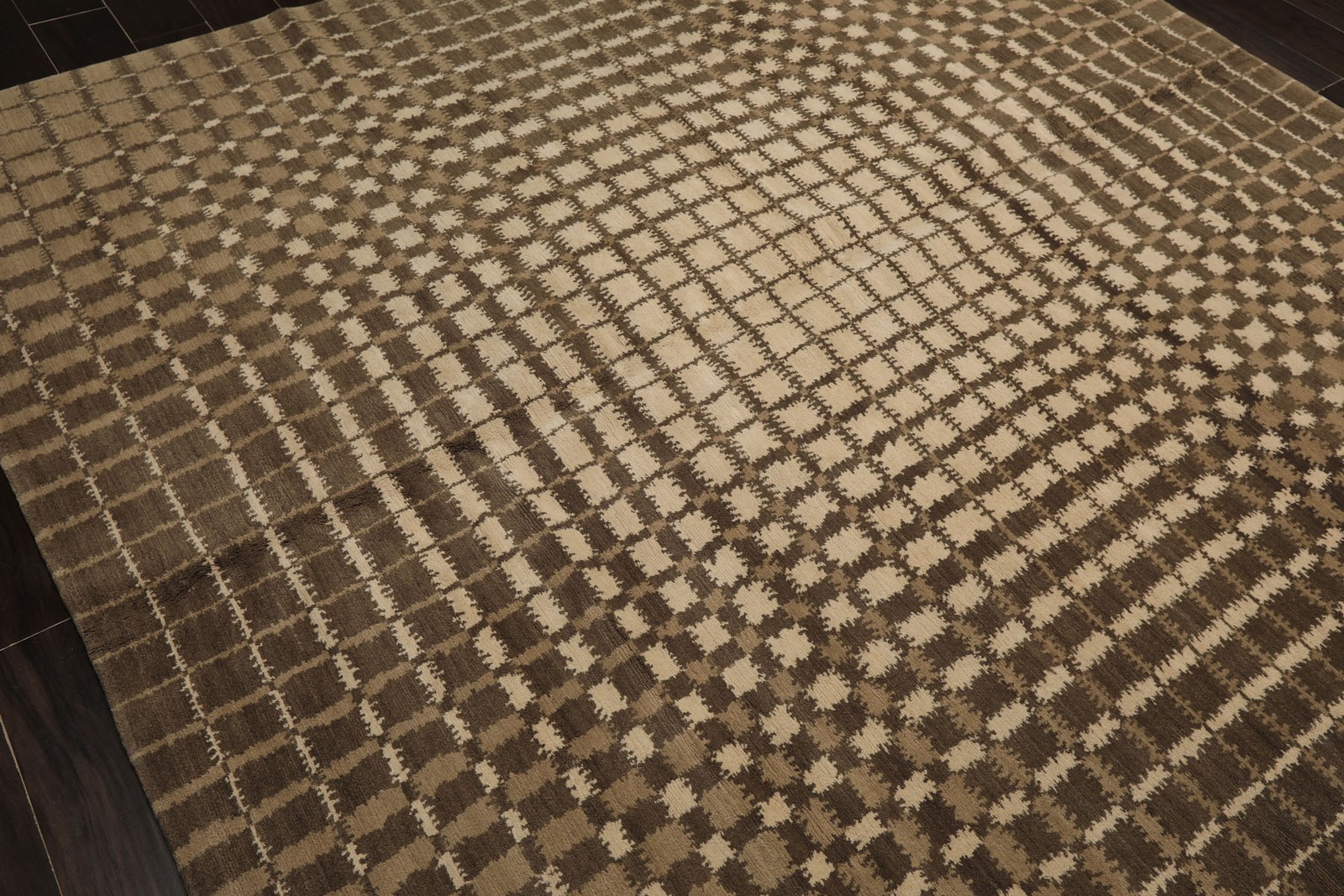 7’11”x8’1” Tibetano Hand Knotted Wool Ivory Tibetan Modern Sunburst Rug