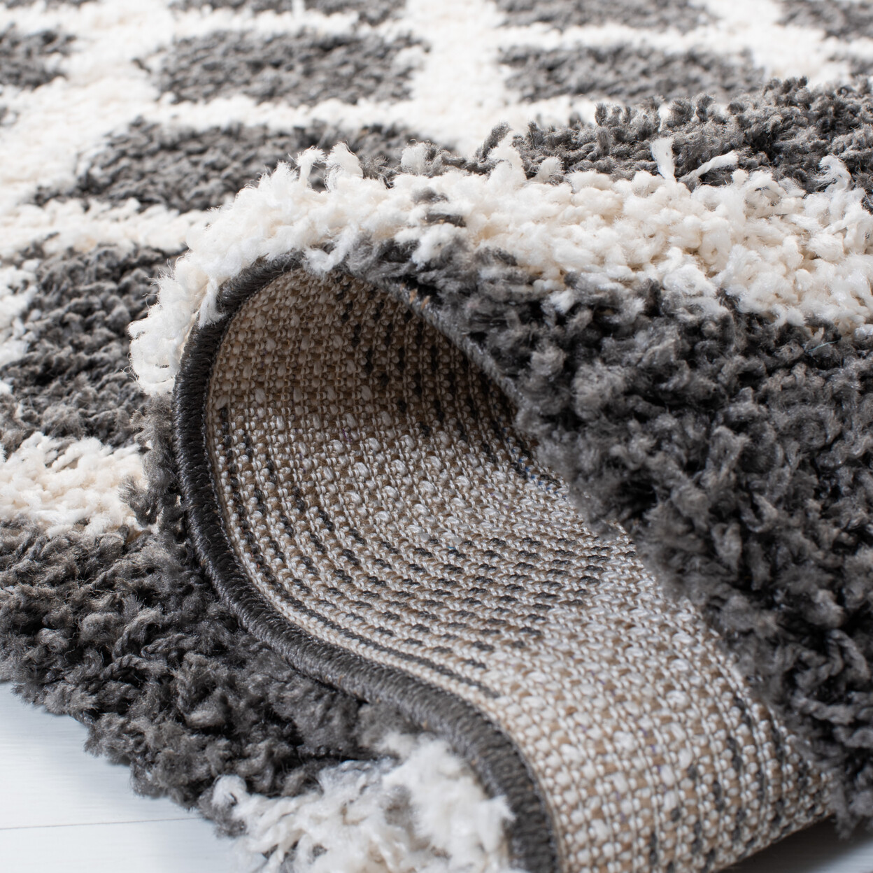 SAFAVIEH Dallas Shag SGDS258A Dark Grey/Ivory Rug