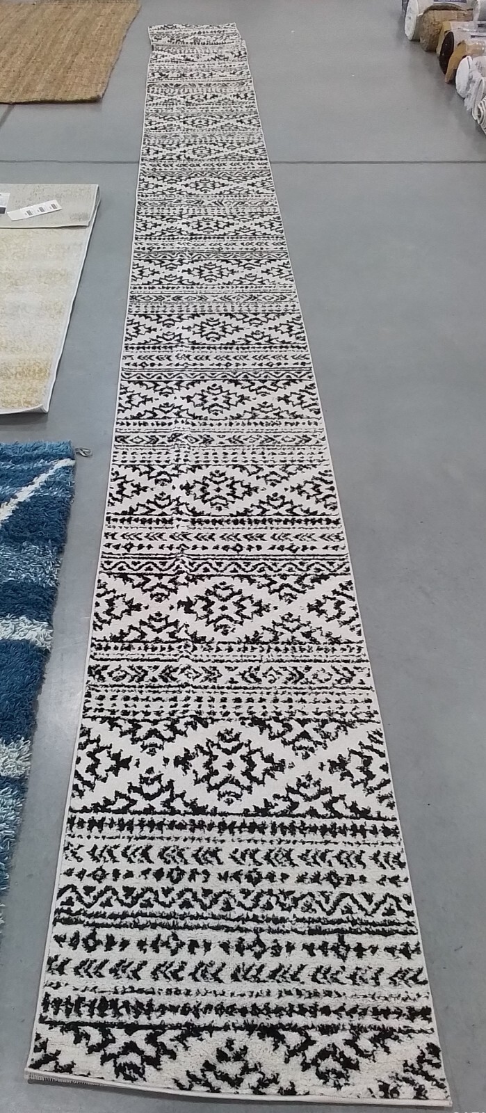 IVORY / BLACK 2′-0″ x 21′-0″ Damaged Rug, Reduced Price 1172772948 TUL272B-221