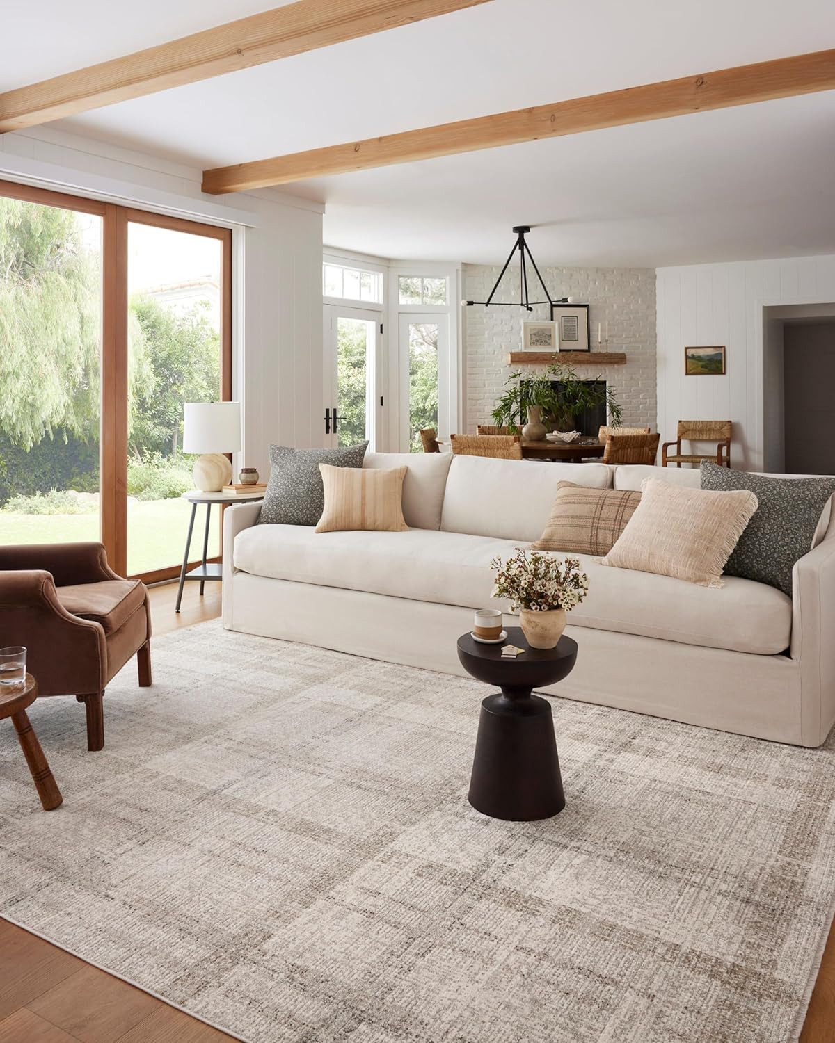 Loloi Angela Rose Ember Collection EMB-04 Ivory/Multi 3′-6″ X 5′-6″ Accent Rug