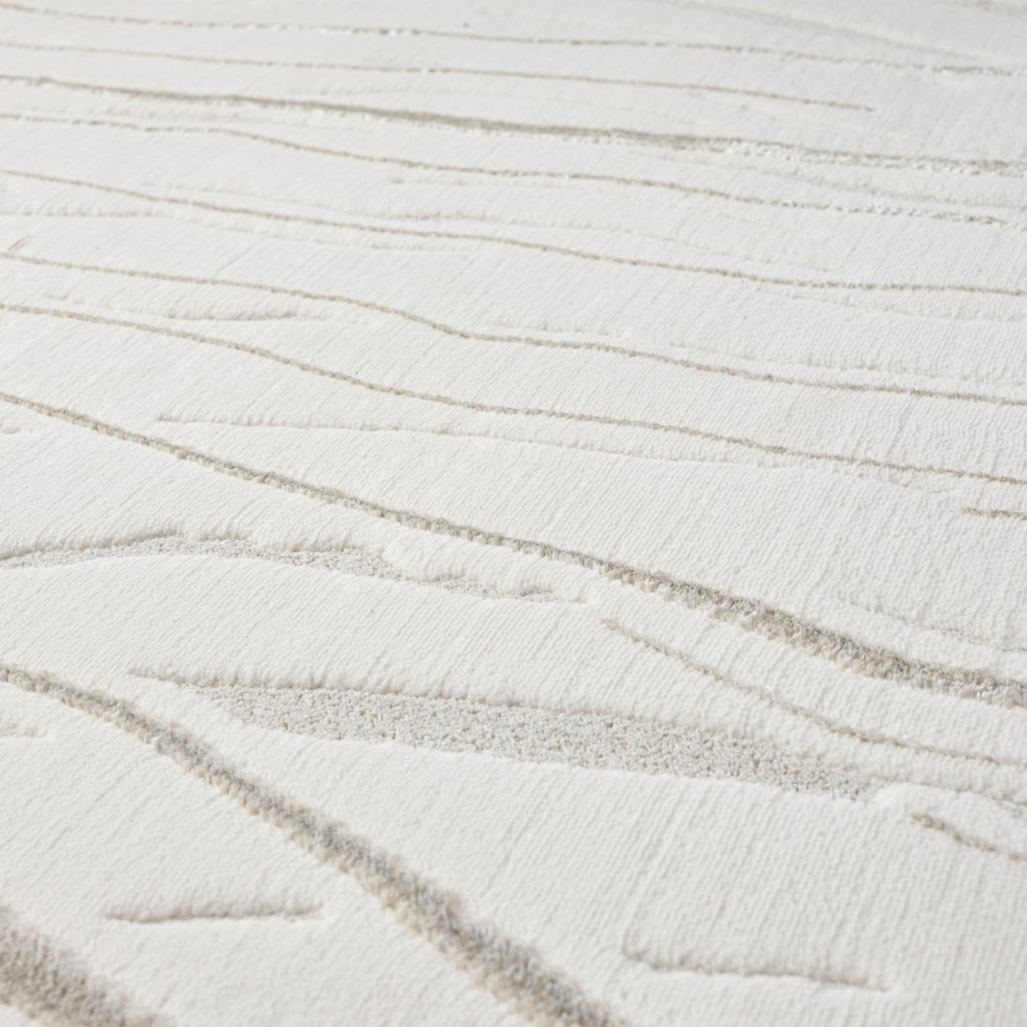 Modern Abstract Wave Cream 5×7 Area Rug – Stylish High Low Carpet