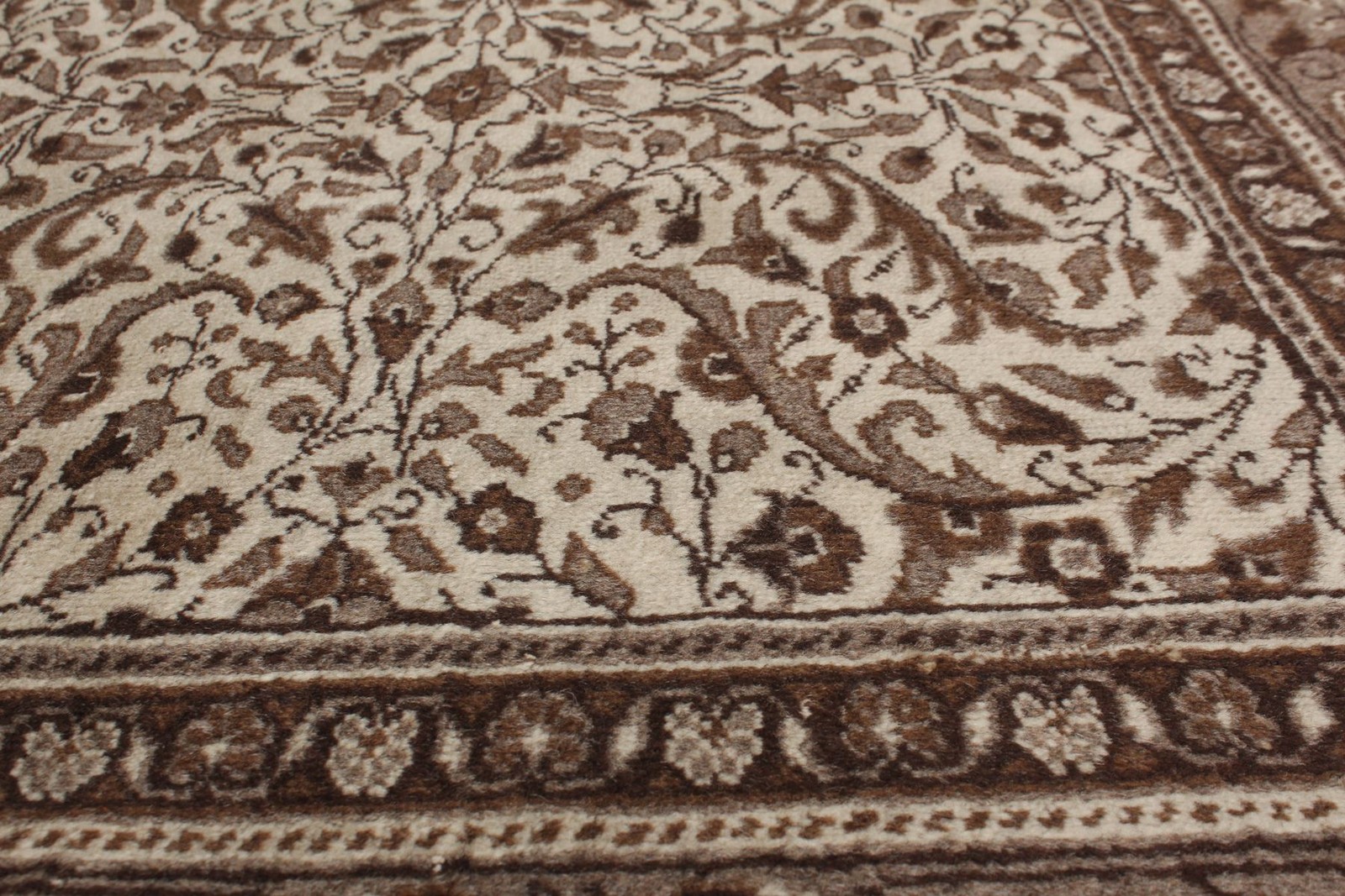 Vintage Hand-Knotted Area Rug 6’5″ x 9’3″ Traditional Wool Carpet