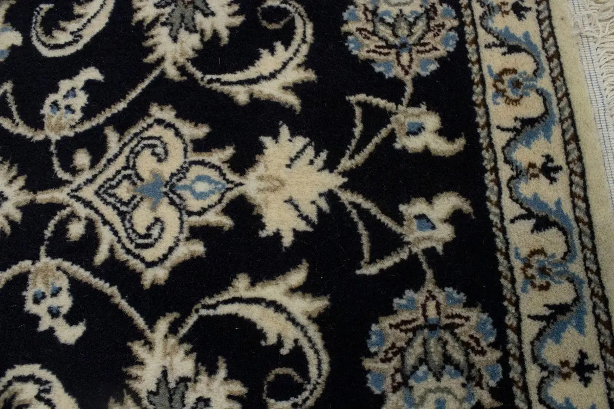 2’4X4’6 ft Handmade Nain Oriental Rug Vintage-Style Classic Floral Design Carpet