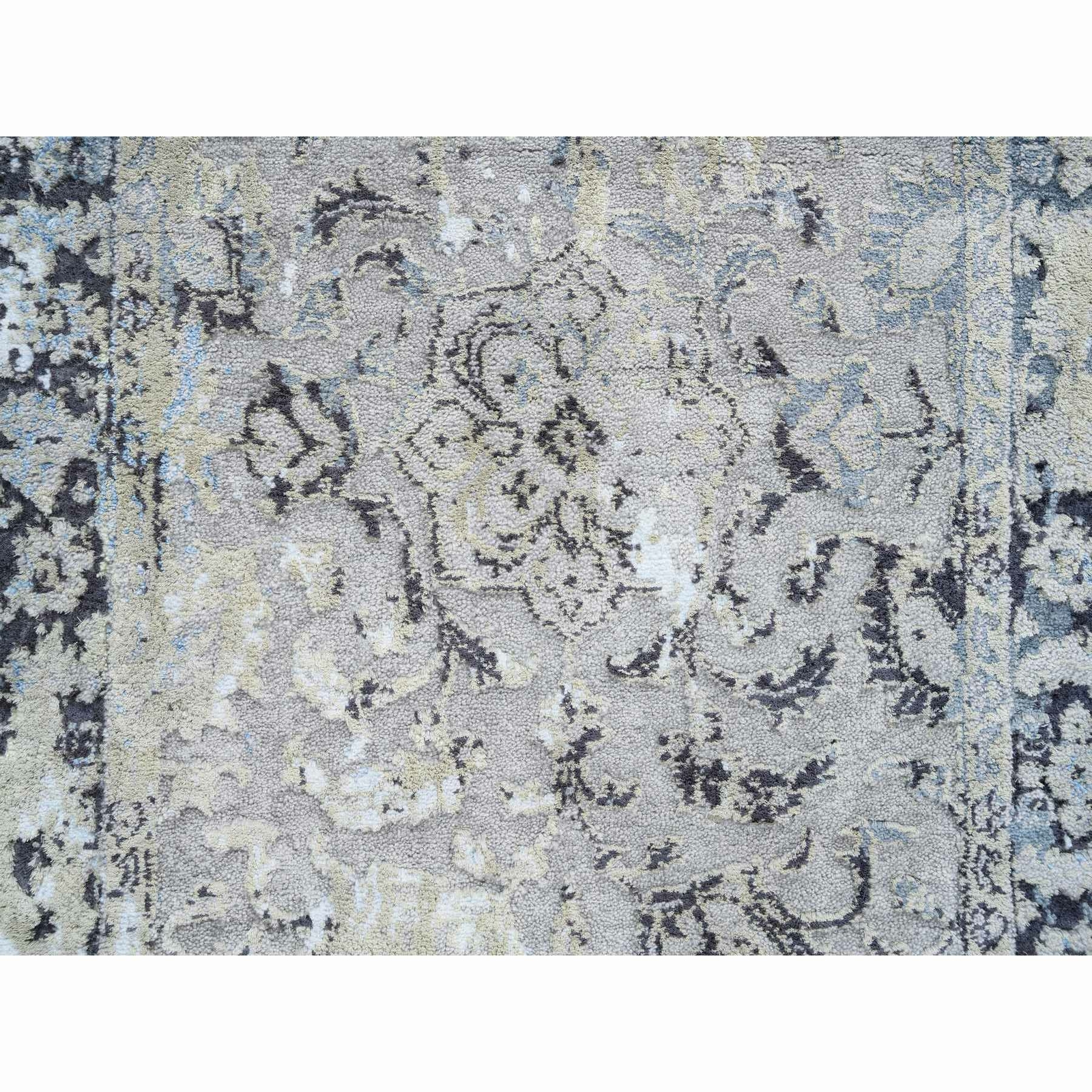 2’6″ x 6’1″ Gray Hand Knotted Broken Kishoon Design Wool/Silk Runner Rug R64609