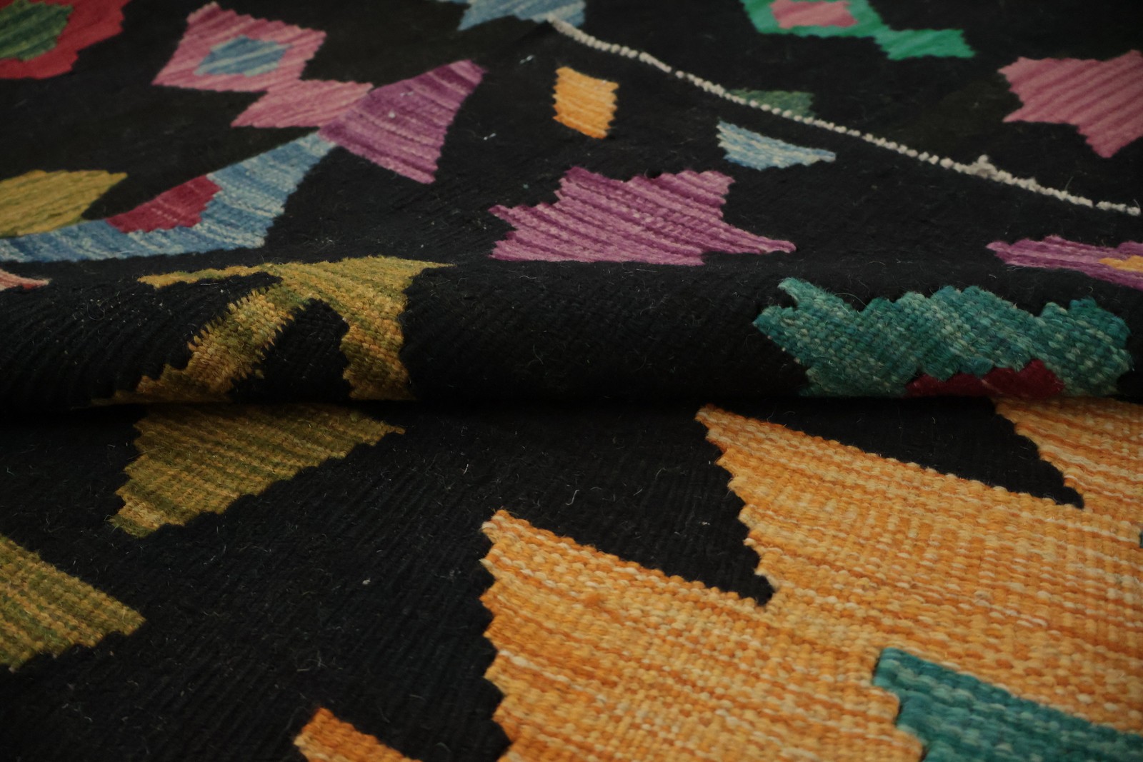 Black Geometric Kilim Area Rug 8×12 Hand-woven Turkish for a Vibrant Home Decor