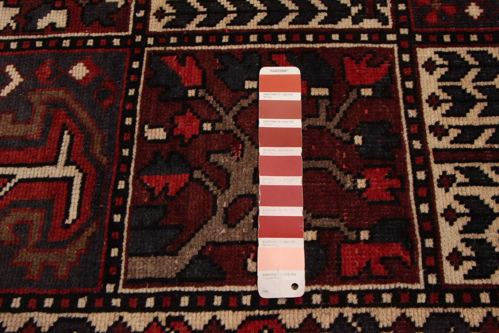 Vintage 6’11” x 10’0″ Traditional Hand Knotted Vegetable Dye Wool Area Rug