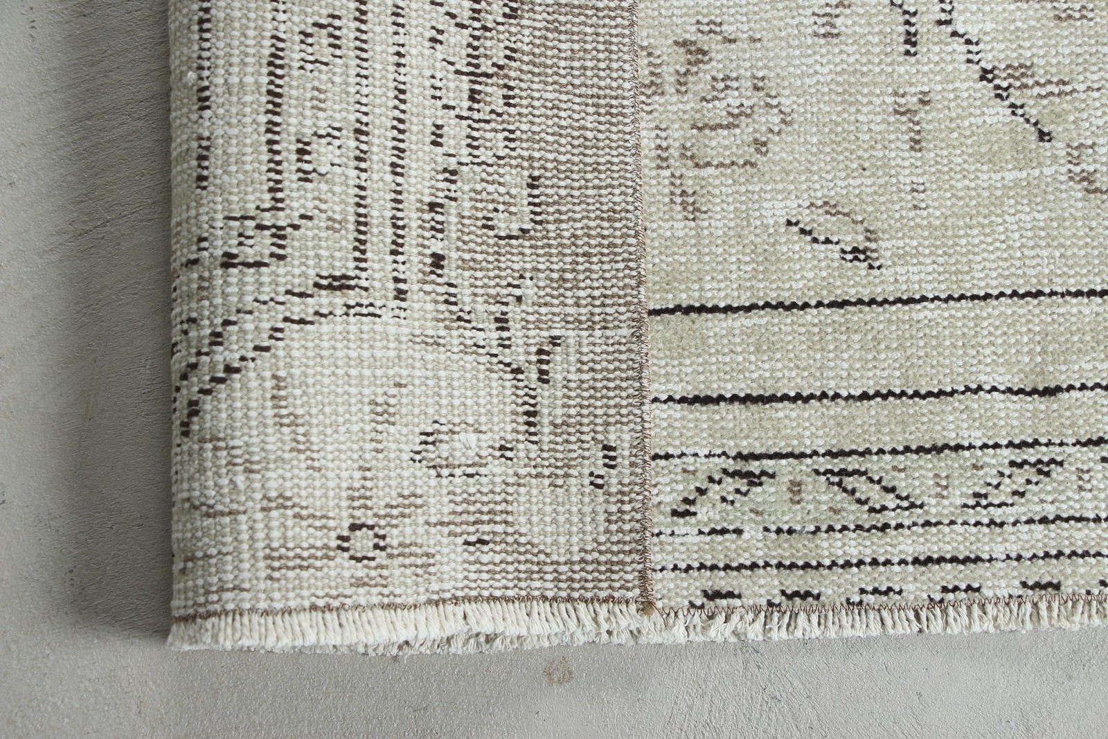 Vintage Rug, 6×8,6 ft Turkish Rug, White Brown Camouflage Wool Rug