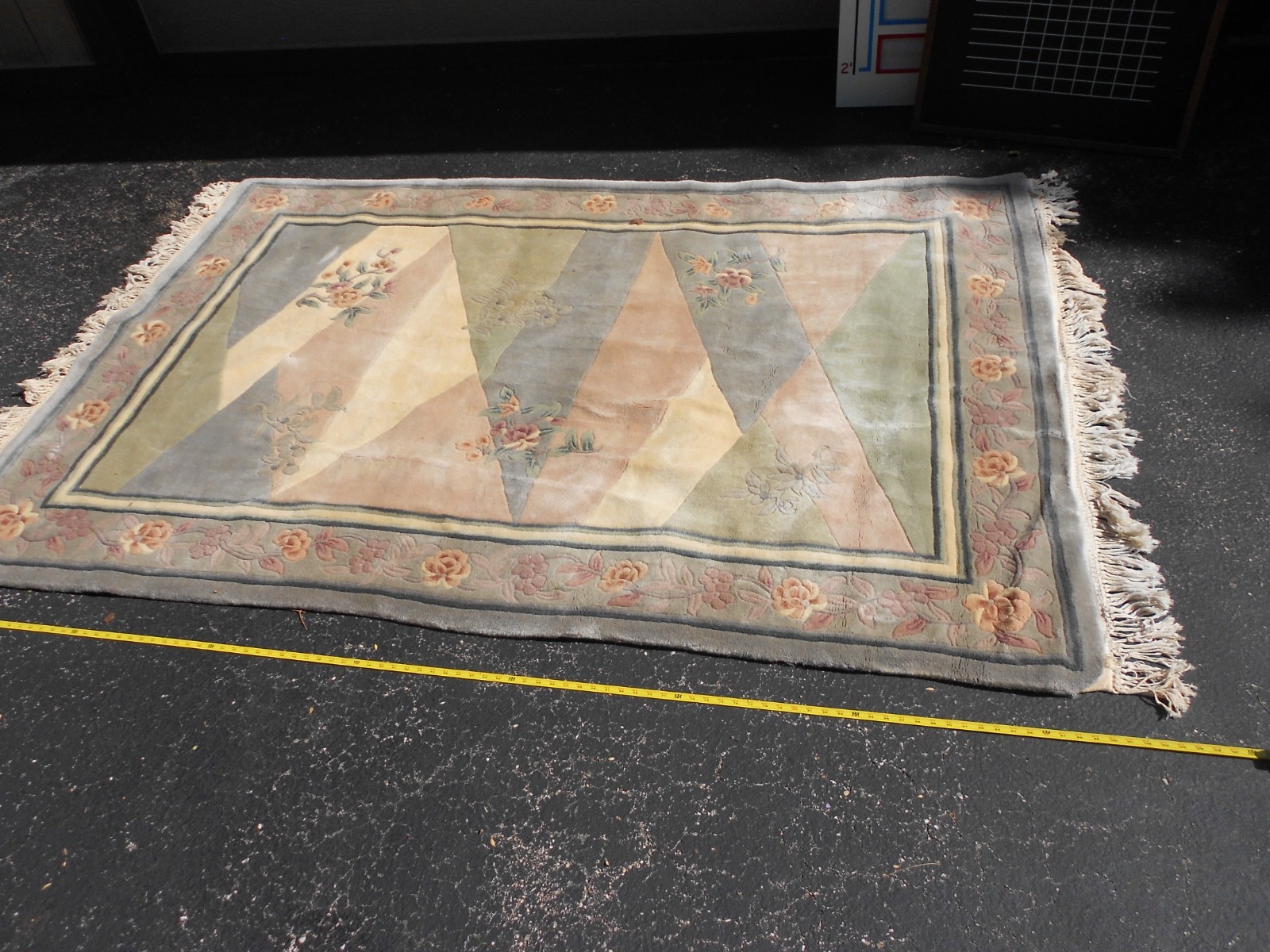 VINTAGE 100 % WOOL AREA RUG 8 x 5.5 ft. UNIQUE MODERN DESIGN WITH ROSES – P 13