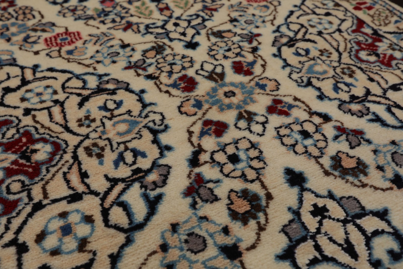 1’9”x4’3” Runner Hand Knotted Wool & Silk Ivory Nainn 300 KPSI Rug
