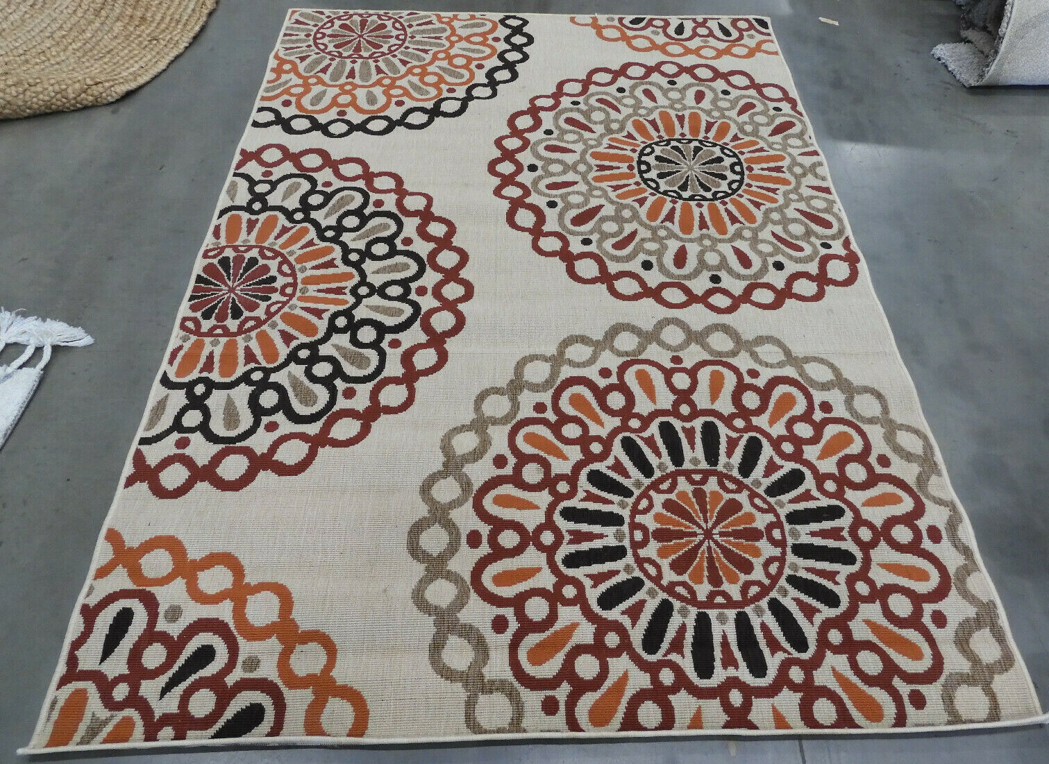 CREME / RED 5′-3″ X 7′-7″ Damaged Rug Reduced Price 1172605107 VER092-0313-5