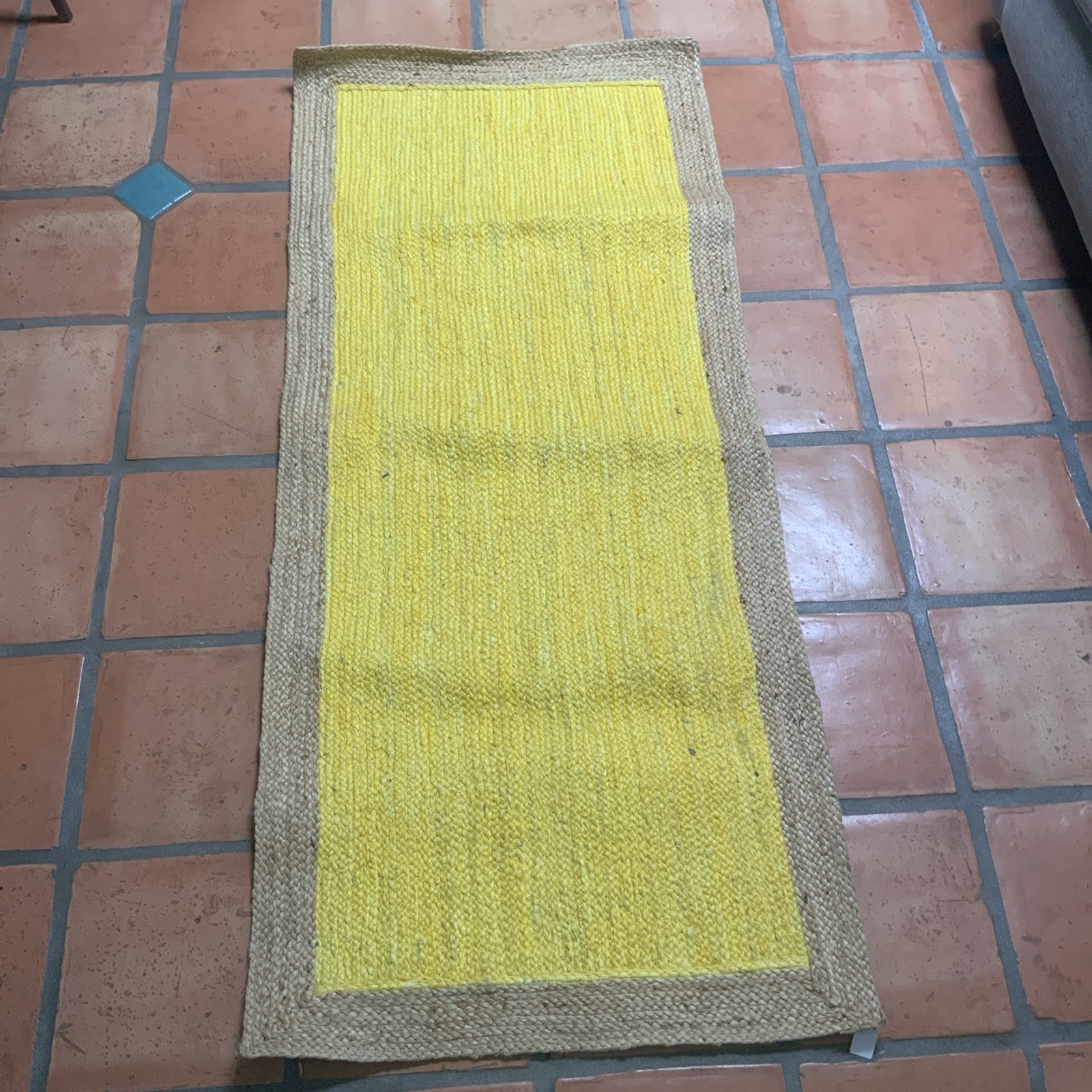 Natural jute Rug border with the combination of yellow hemp jute and sisal